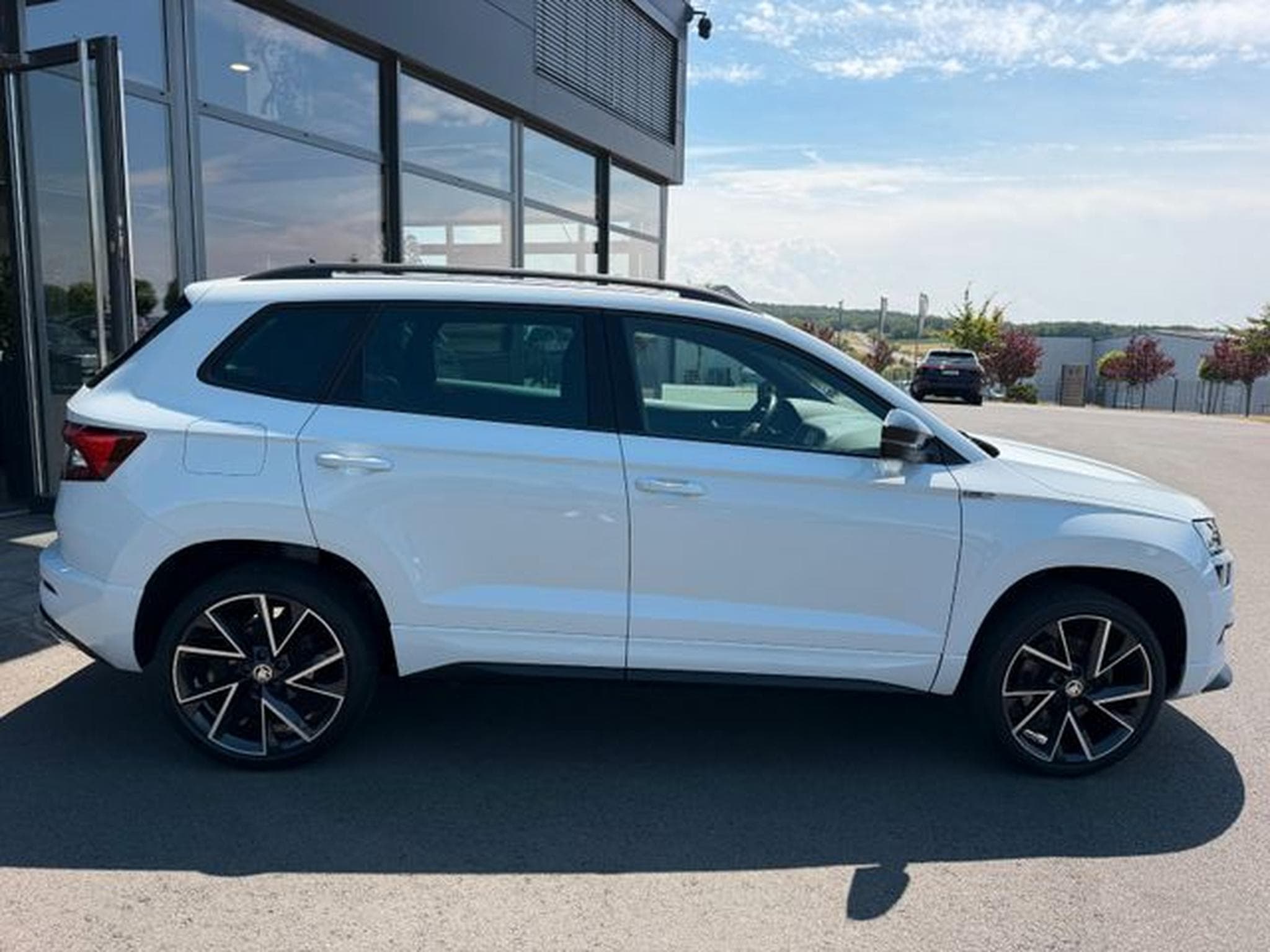 Skoda Karoq Karoq 1,5TSi DSG Sportline Pano Kamera Sitzh 19" (2021) - Photo 4