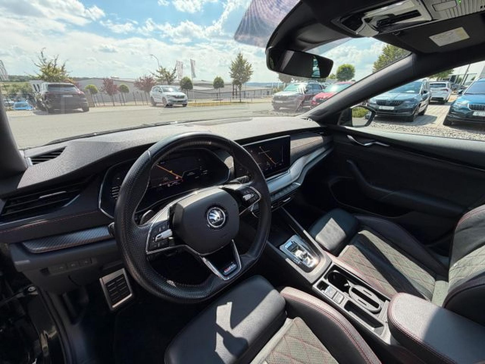 Skoda Octavia Octavia 2,0TDi Combi RS Pano 19" Alcan. Massage (2023) - Photo 10