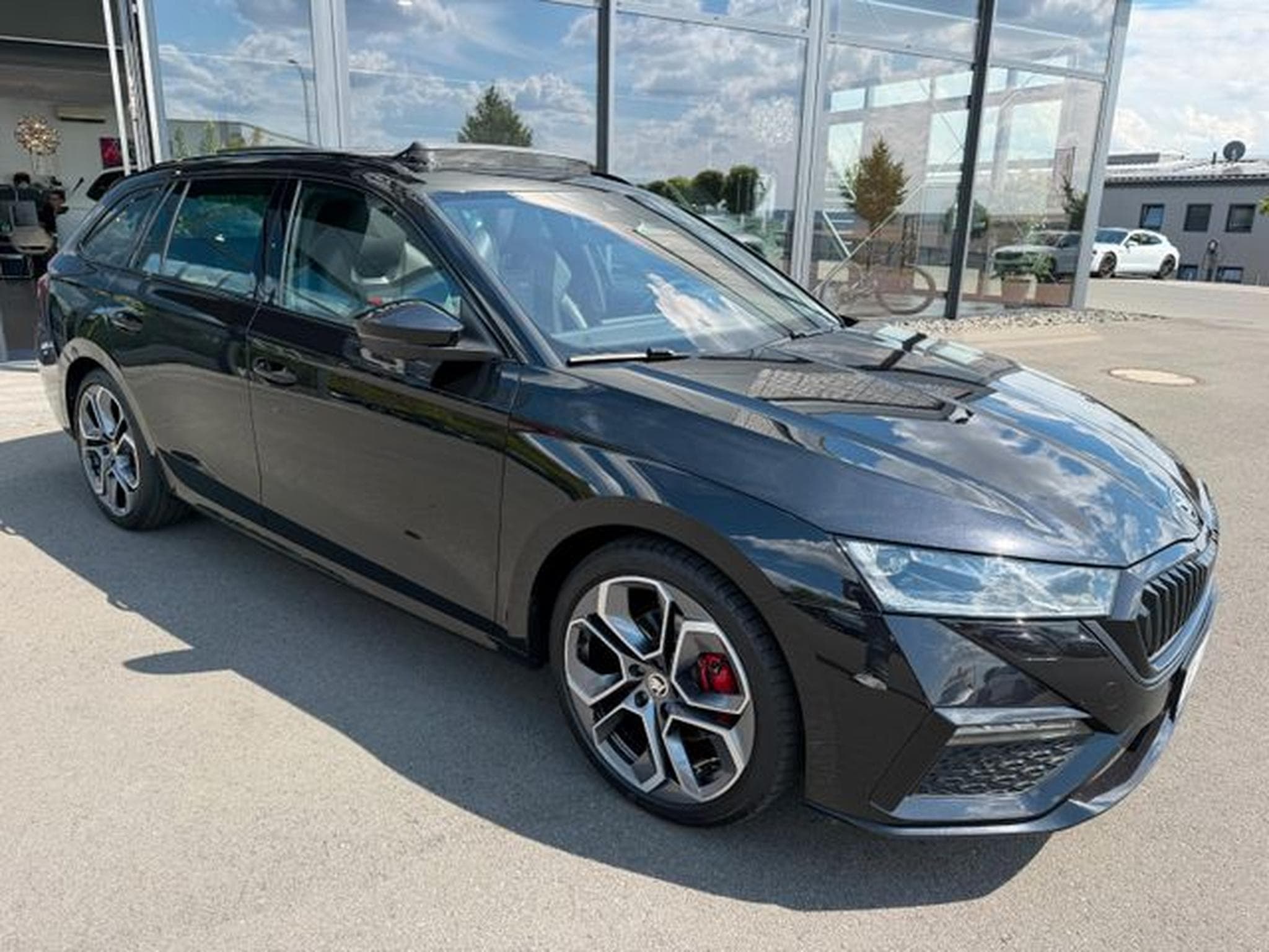 Skoda Octavia Octavia 2,0TDi Combi RS Pano 19" Alcan. Massage (2023) - Photo 3