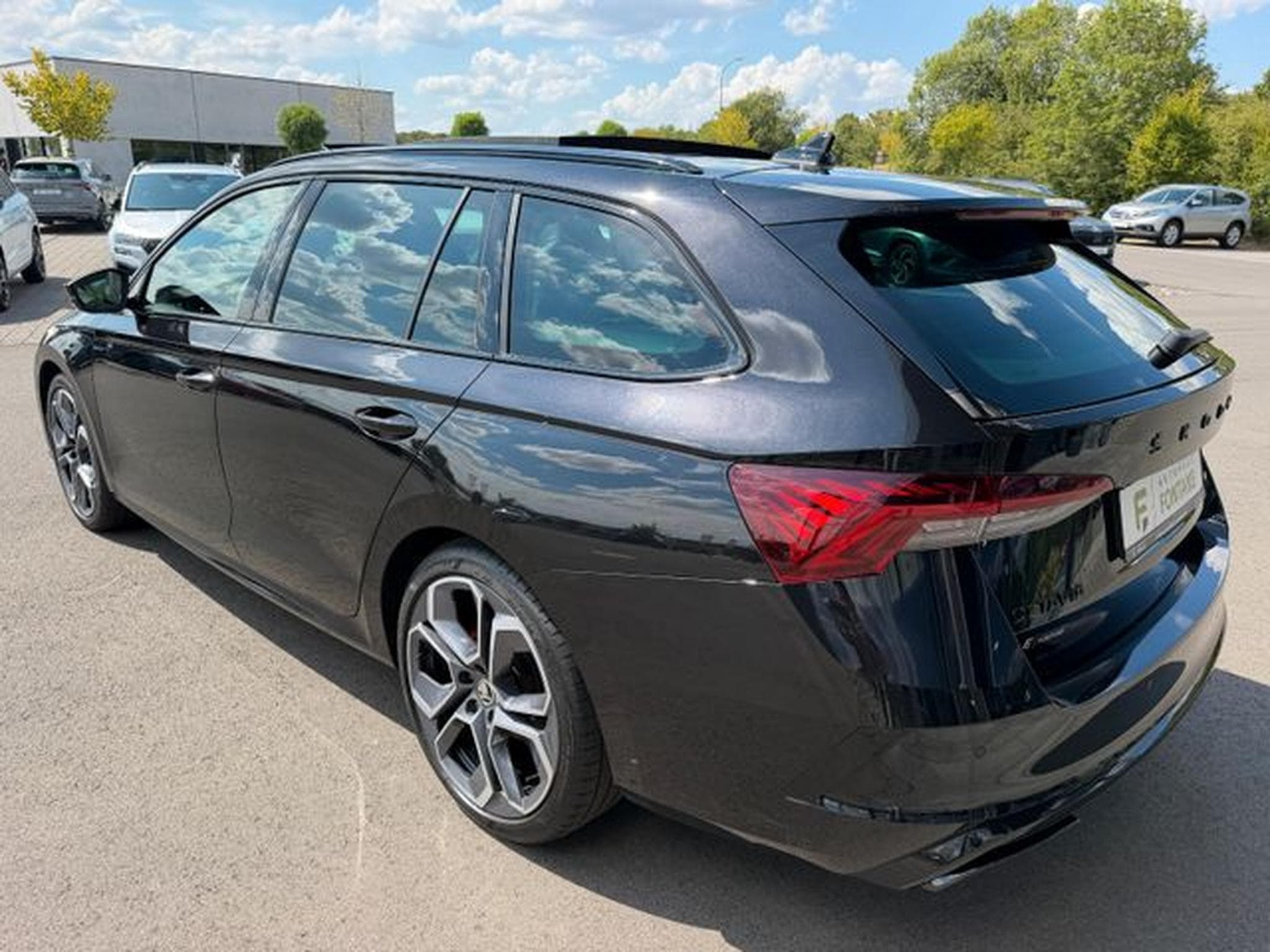 Skoda Octavia Octavia 2,0TDi Combi RS Pano 19" Alcan. Massage (2023) - Photo 7