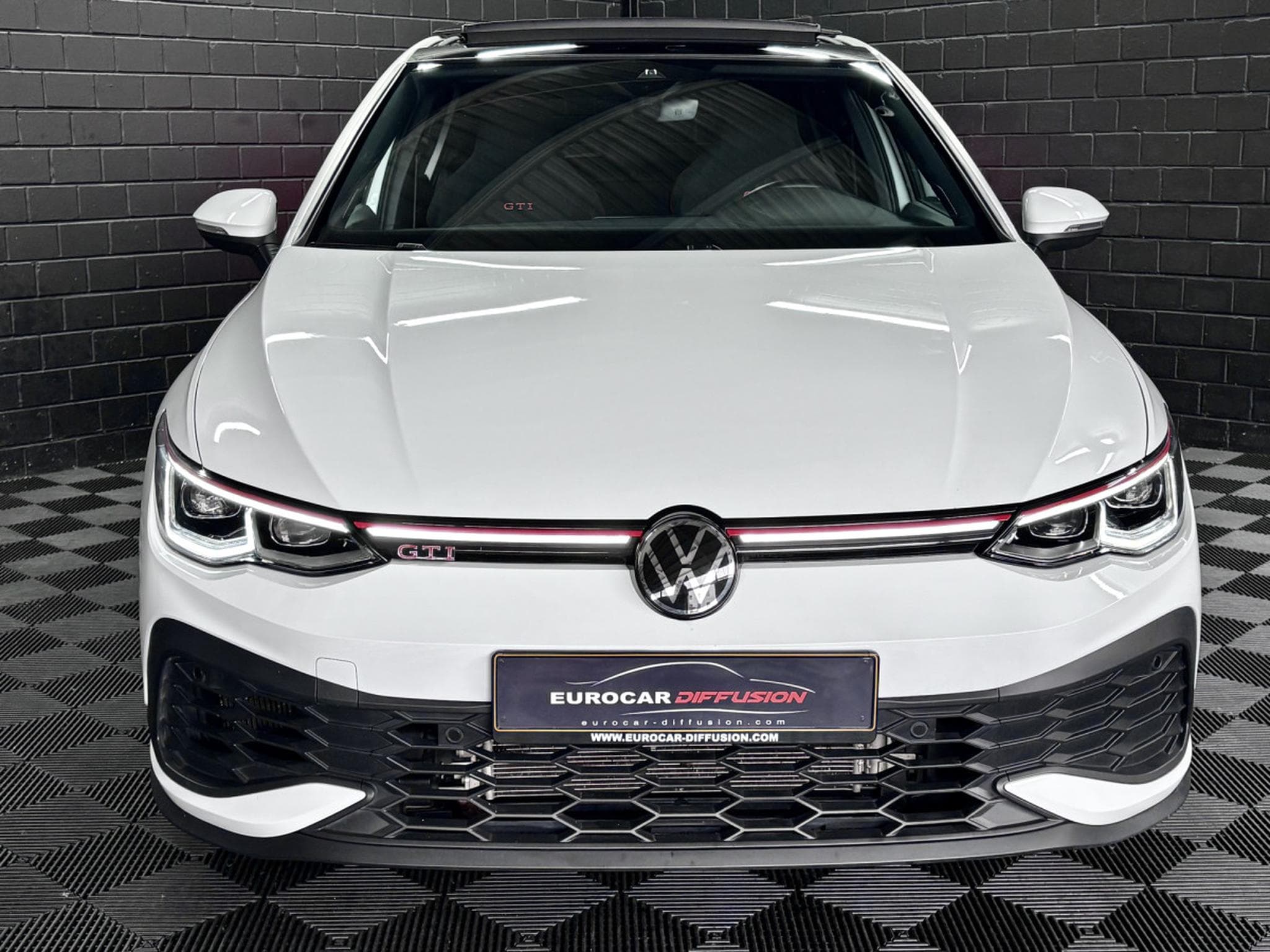 VW Golf GTI Clubsport 2.0 TSI 300 CV DSG7 *DCC* AKRA* MATRIX *PANO* (2023) - Photo 2