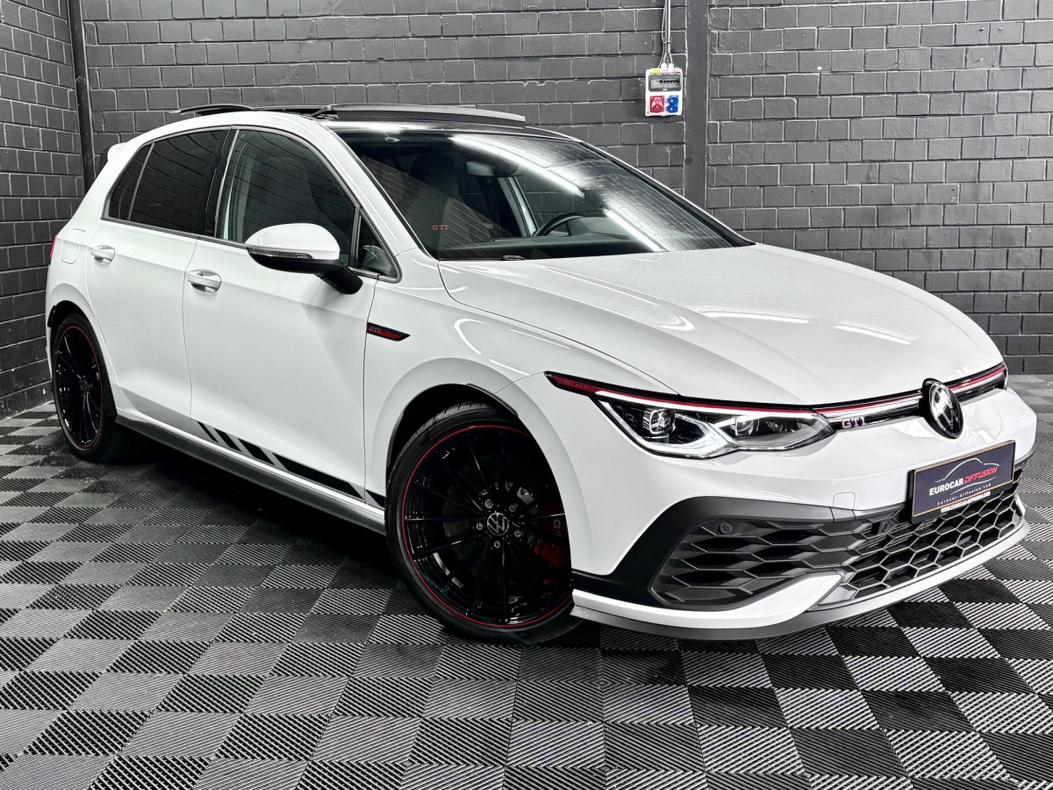 VW Golf GTI Clubsport 2.0 TSI 300 CV DSG7 *DCC* AKRA* MATRIX *PANO* (2023) - Photo 3