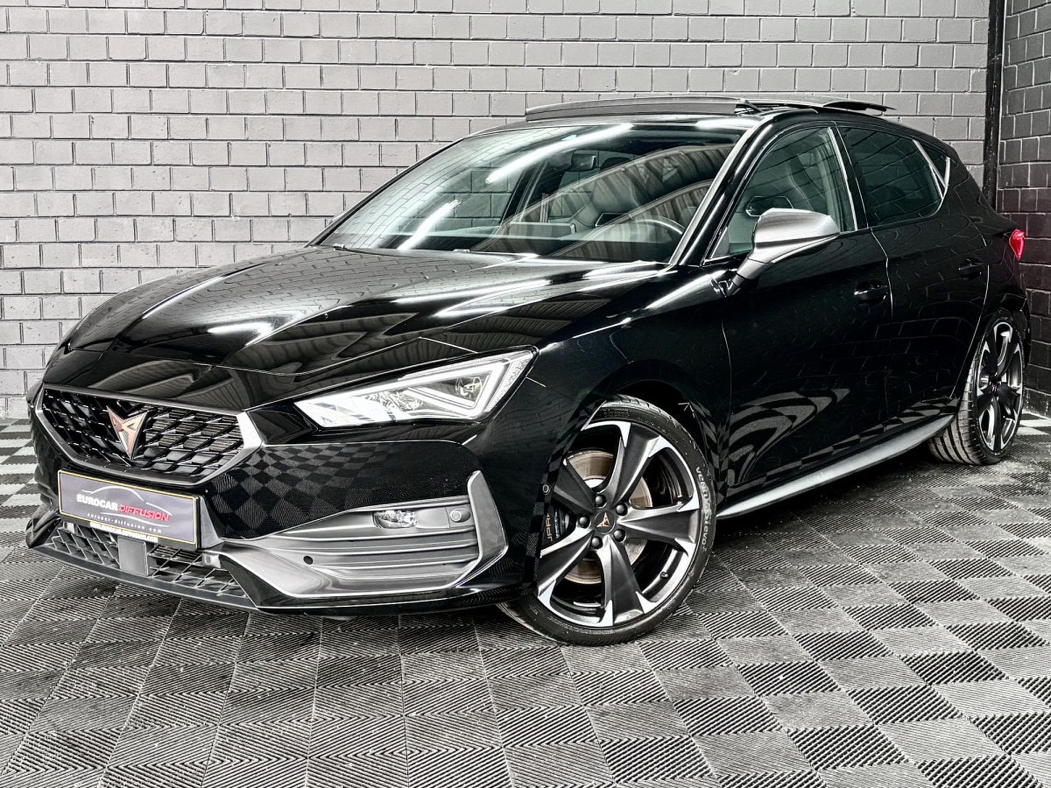 Cupra Leon 2.0 TSI 300CV * PANO * Volant SS * Caméra * (2023) - Photo 1