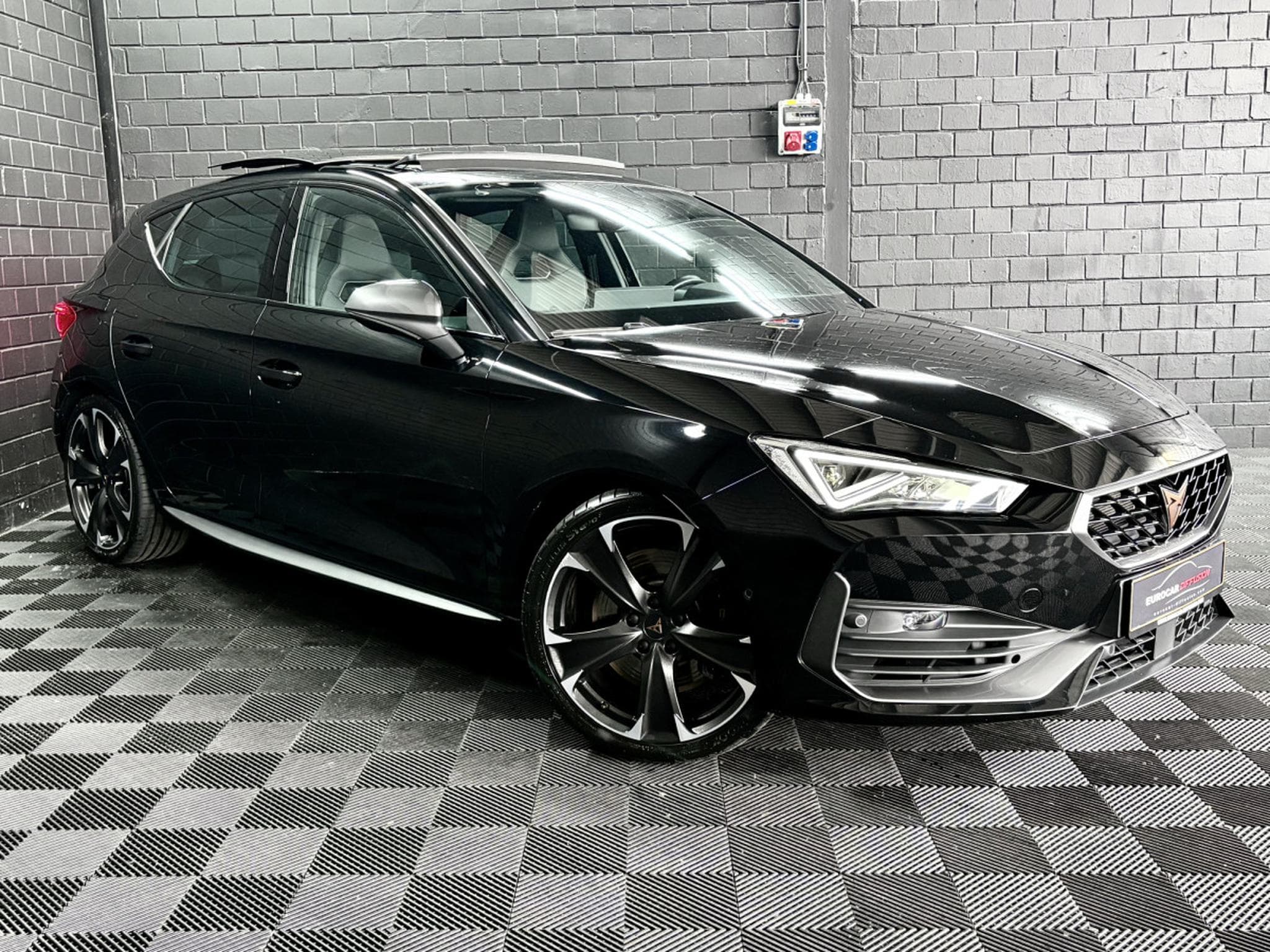 Cupra Leon 2.0 TSI 300CV * PANO * Volant SS * Caméra * (2023) - Photo 3