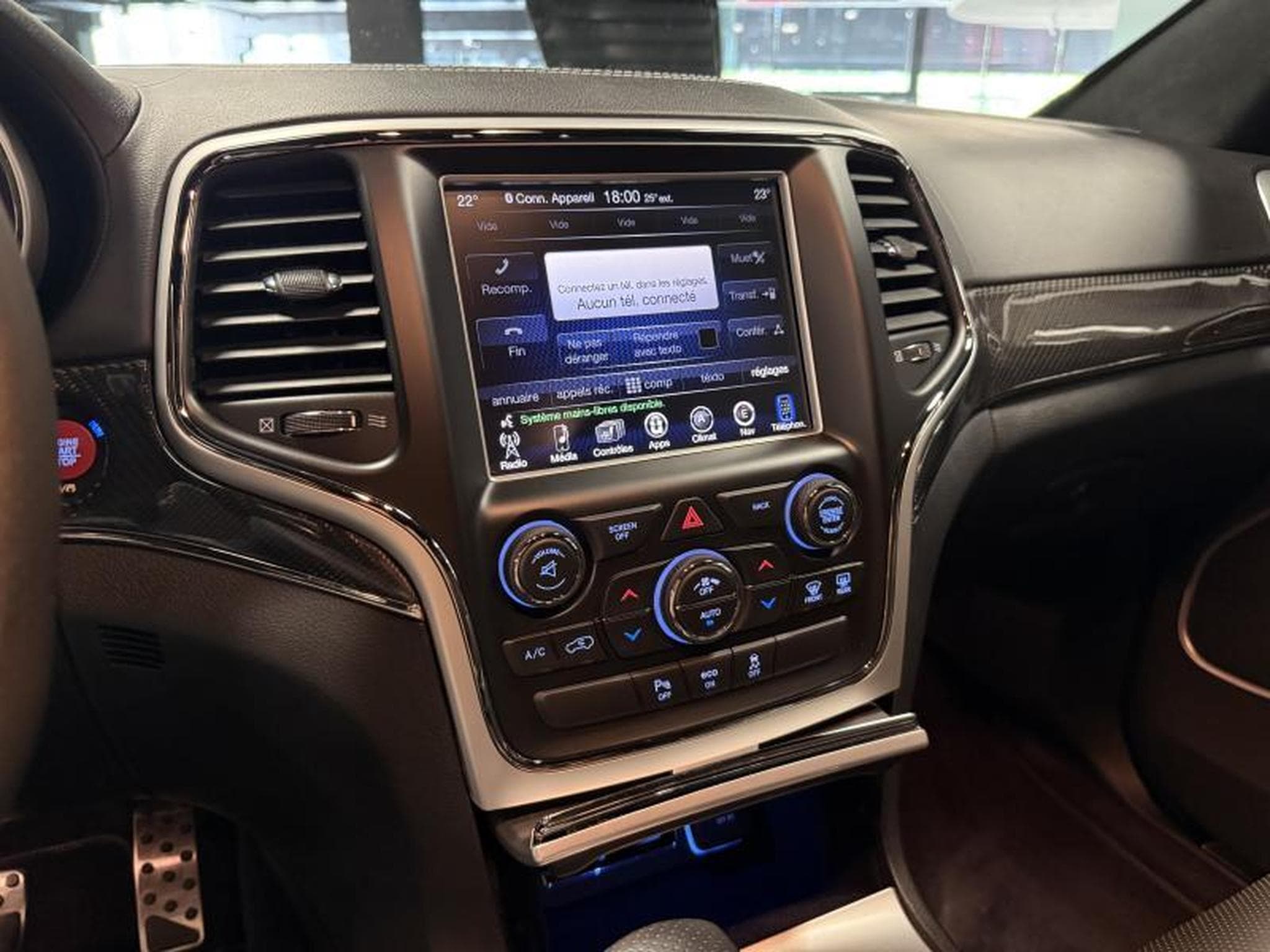 Jeep Cherokee SRT 6.4 V8 Hemi (2017) - Photo 13