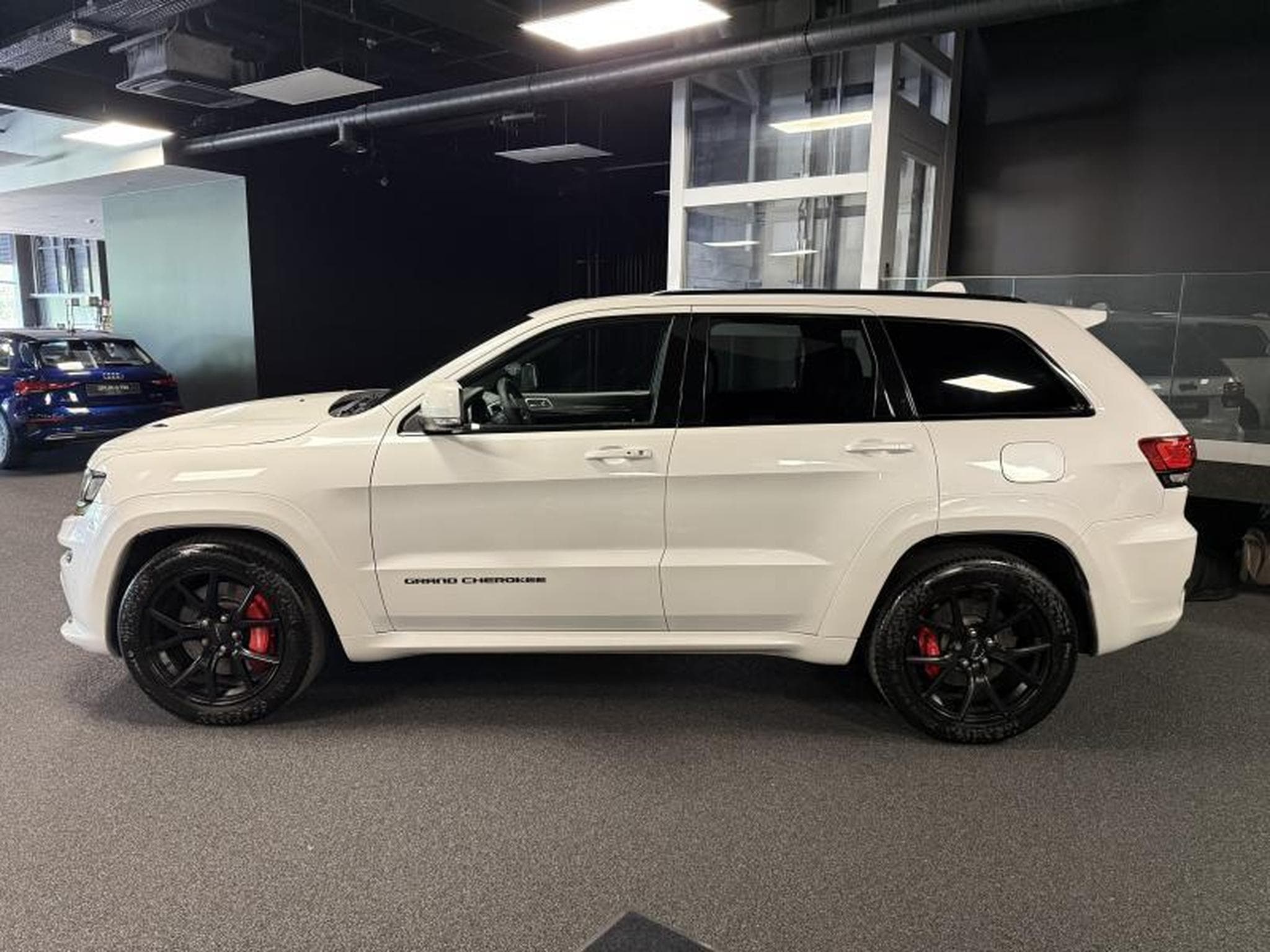 Jeep Cherokee SRT 6.4 V8 Hemi (2017) - Photo 5