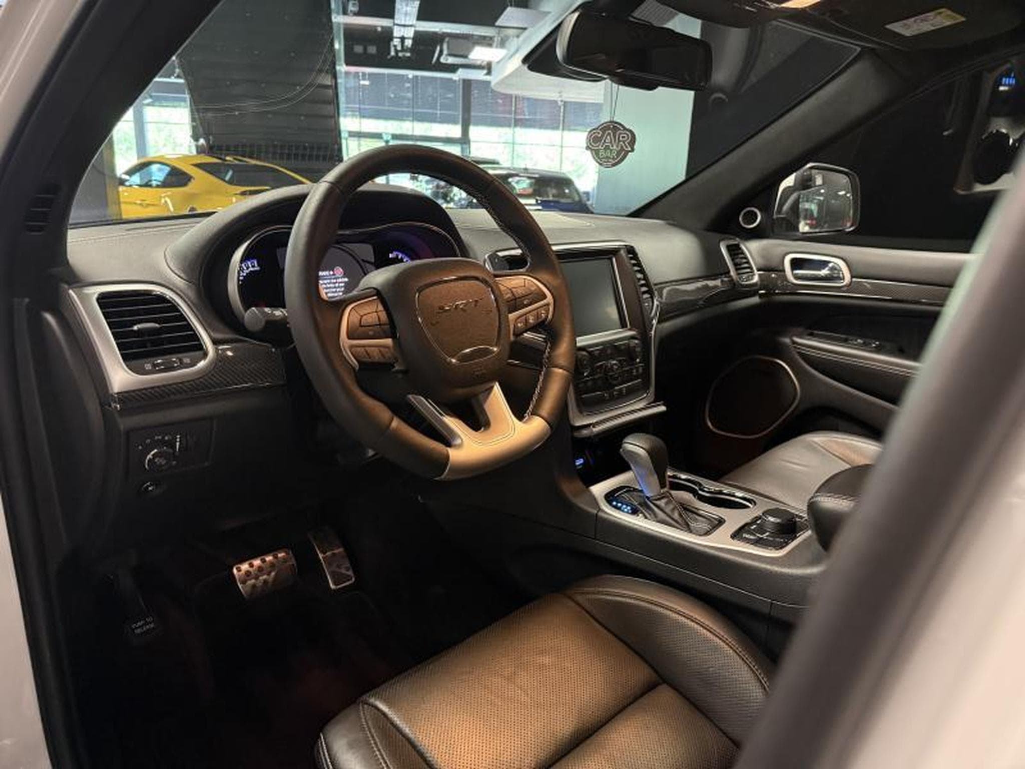 Jeep Cherokee SRT 6.4 V8 Hemi (2017) - Photo 9