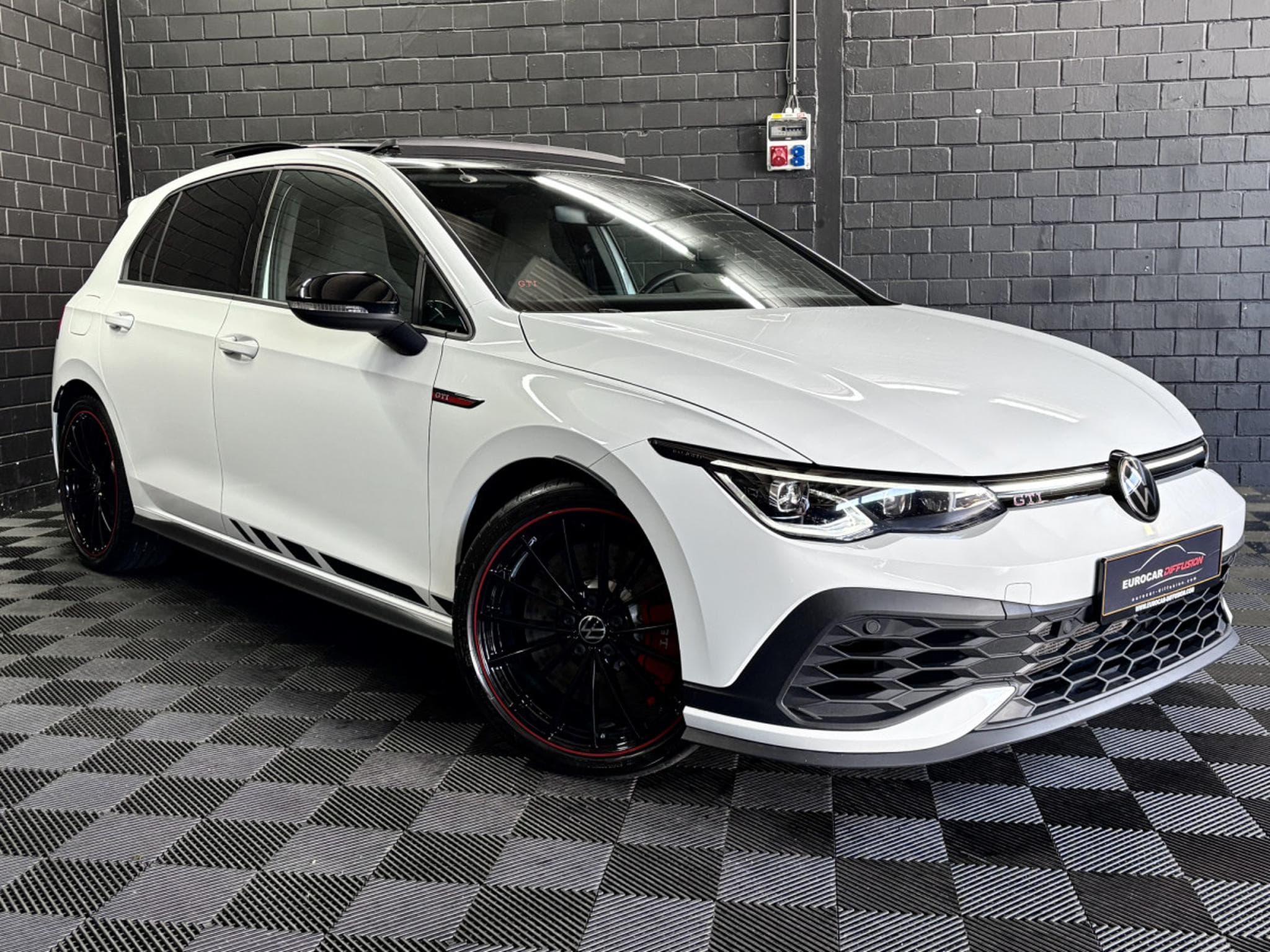 VW Golf GTI Clubsport 2.0 TSI 300 CV DSG7 *PACK PERF* AKRA* MATRIX * (2024) - Photo 3