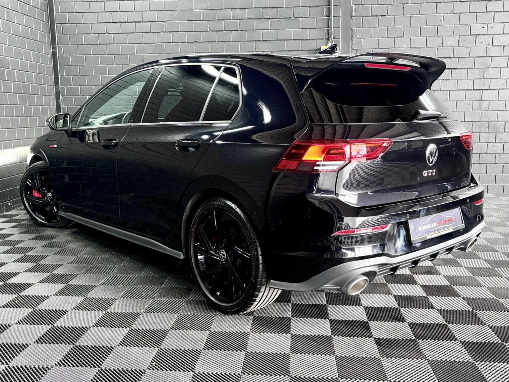 VW Golf GTI Clubsport 2.0 TSI 300 CV DSG7 *BLACK PACK*ACC* *CAM* (2024) - Photo 4