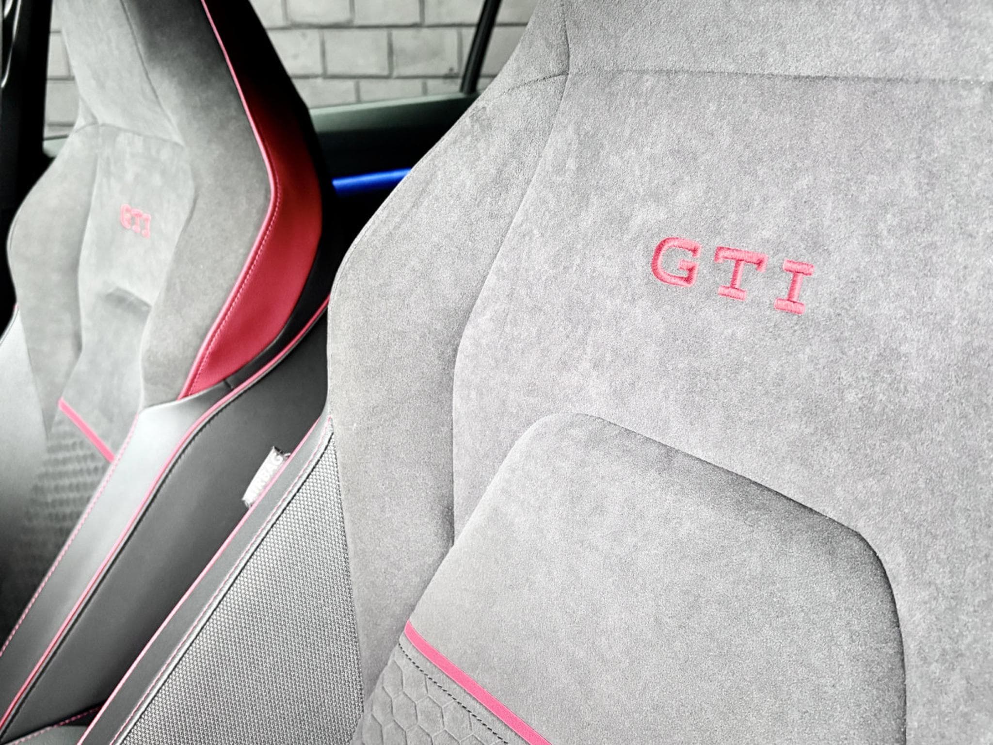 VW Golf GTI Clubsport 2.0 TSI 300 CV DSG7 *BLACK PACK*ACC* *CAM* (2024) - Photo 7