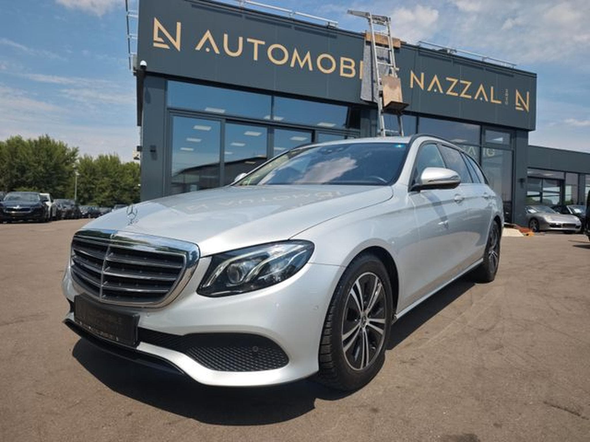 Mercedes E 220 E 220 E*AVANTGARDE*NAVI*VOLL LED*KAMERA*AHK* (2019) - Photo 2