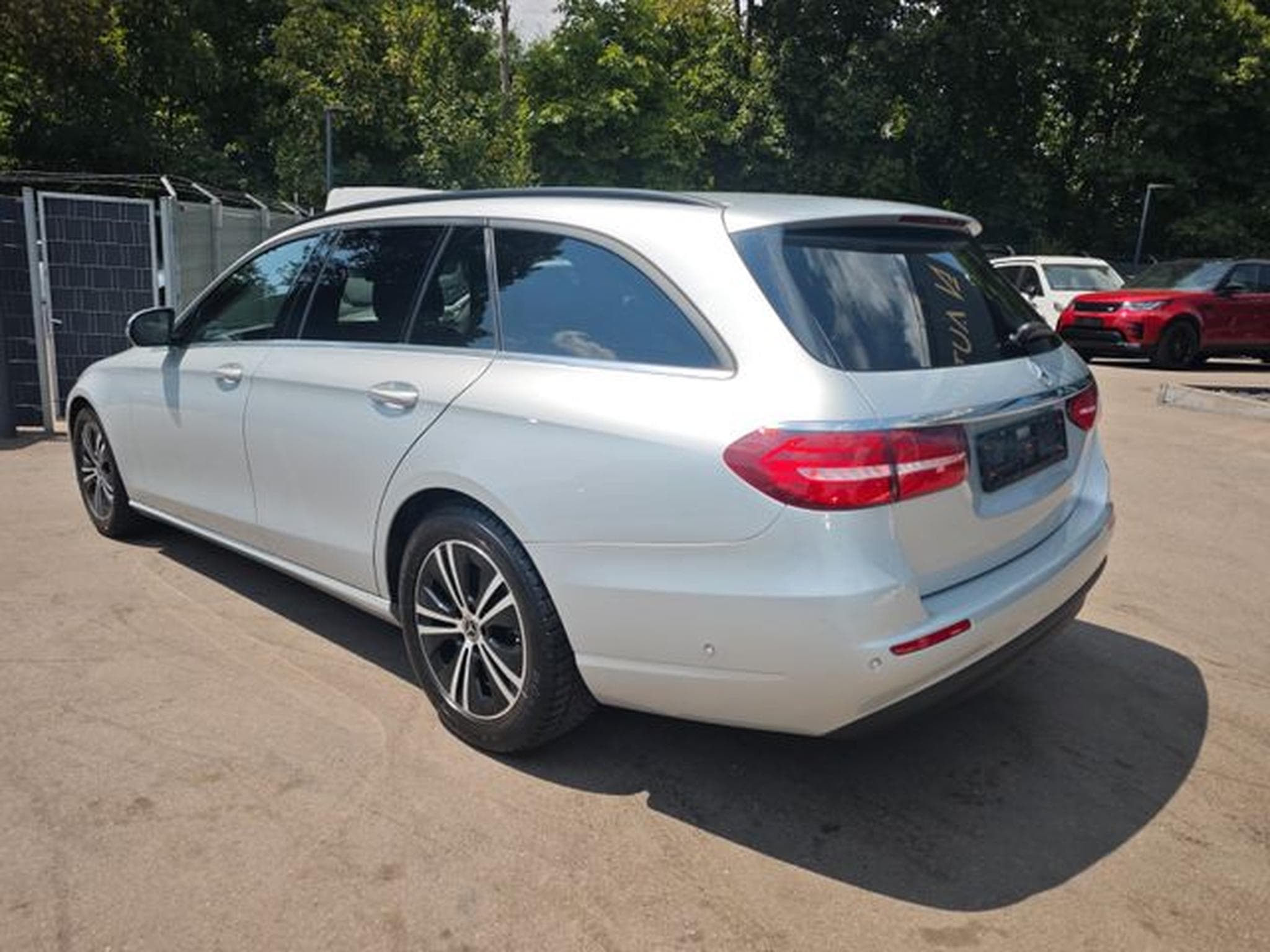 Mercedes E 220 E 220 E*AVANTGARDE*NAVI*VOLL LED*KAMERA*AHK* (2019) - Photo 7