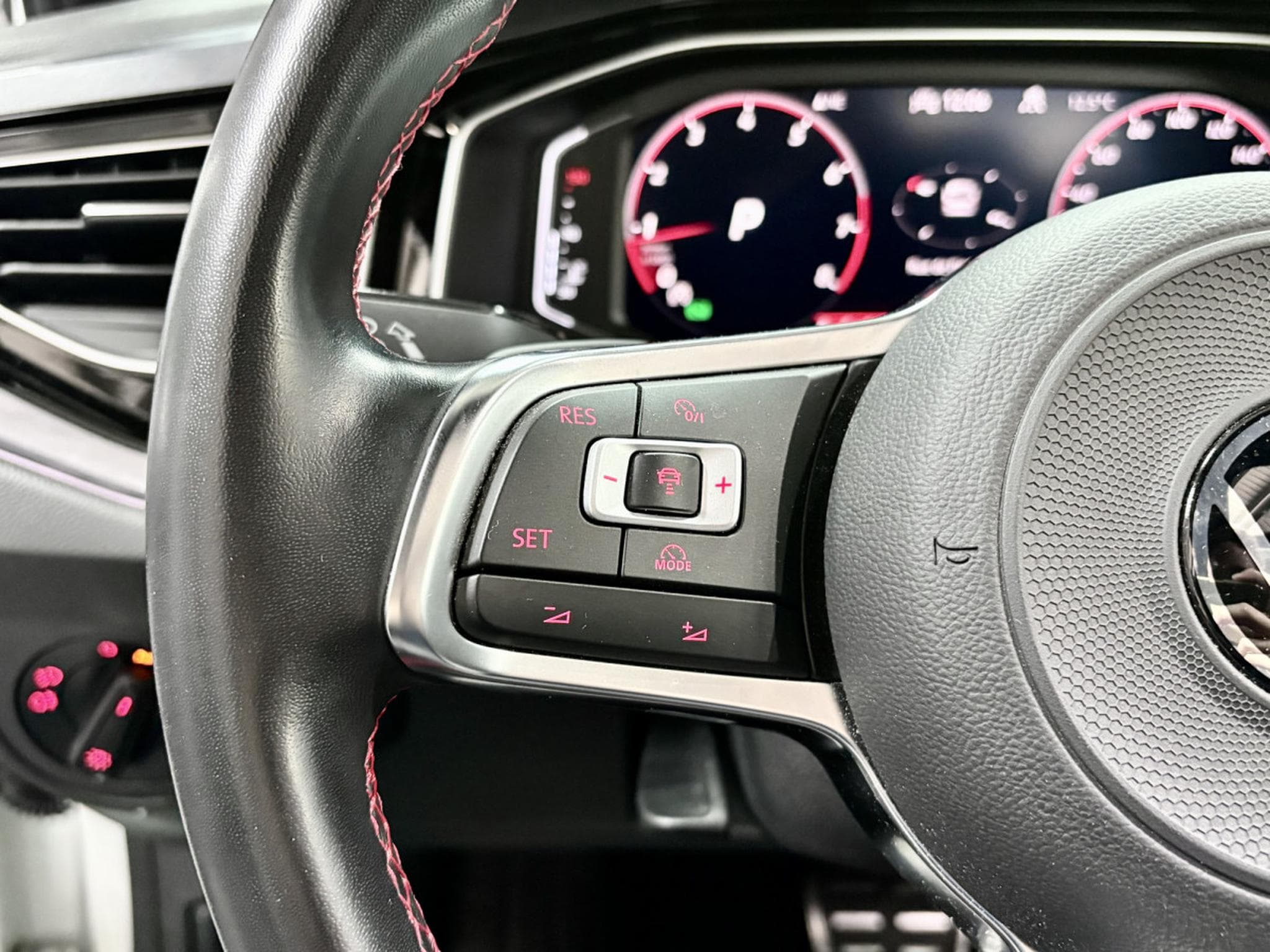 VW Polo 2.0 TSI 207 CV DSG7 *BEATS* PANO *CAM* (2022) - Photo 11