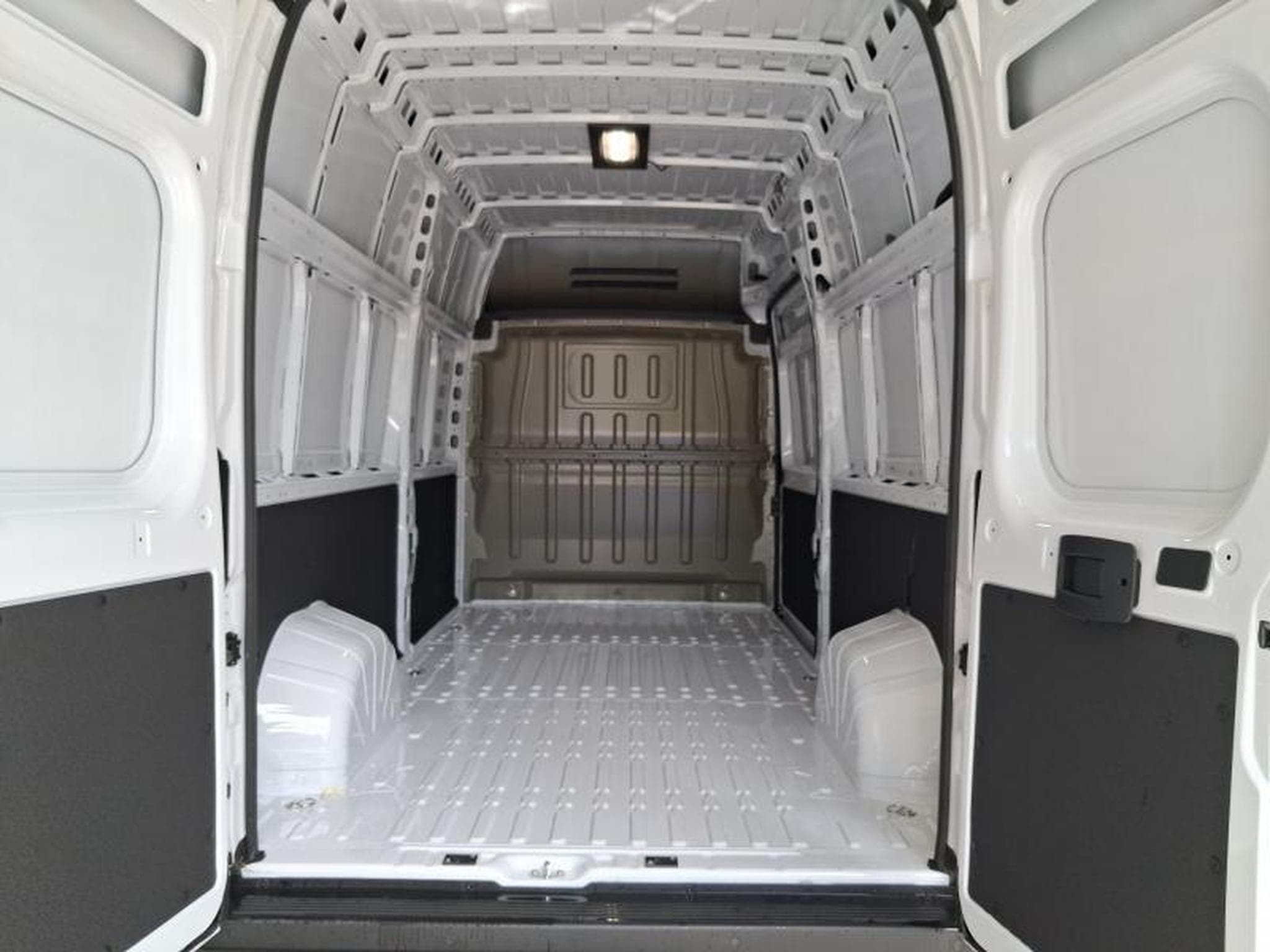Peugeot Boxer 435 L3H3 (2026) - Photo 13