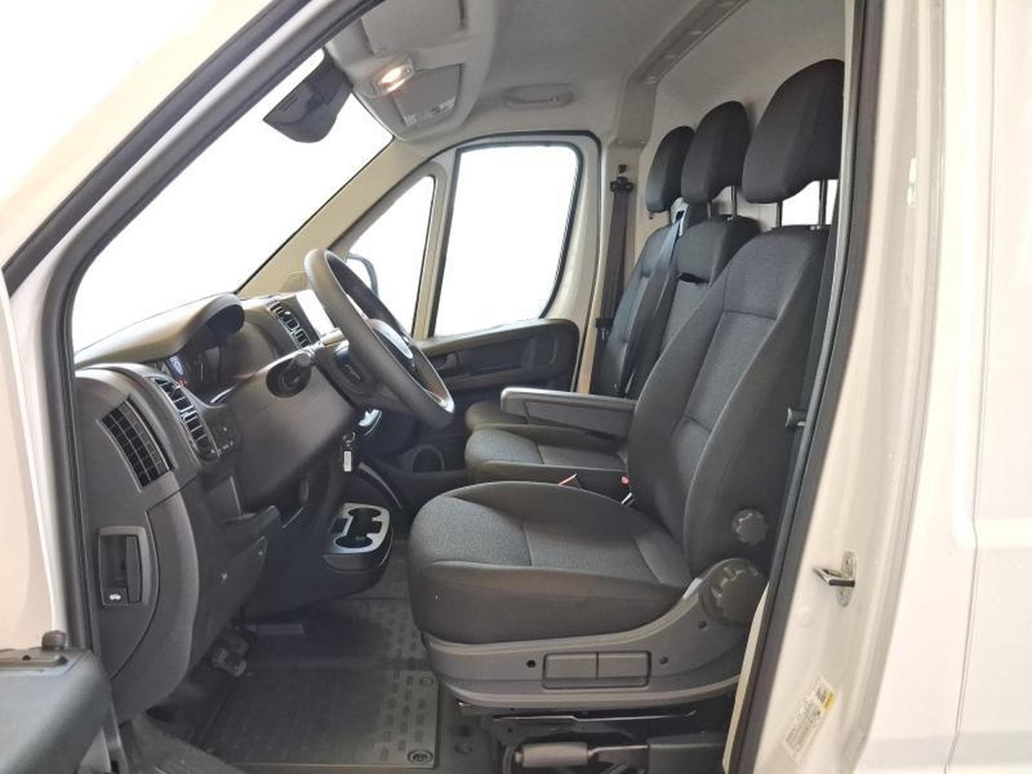 Peugeot Boxer 435 L3H3 (2026) - Photo 4
