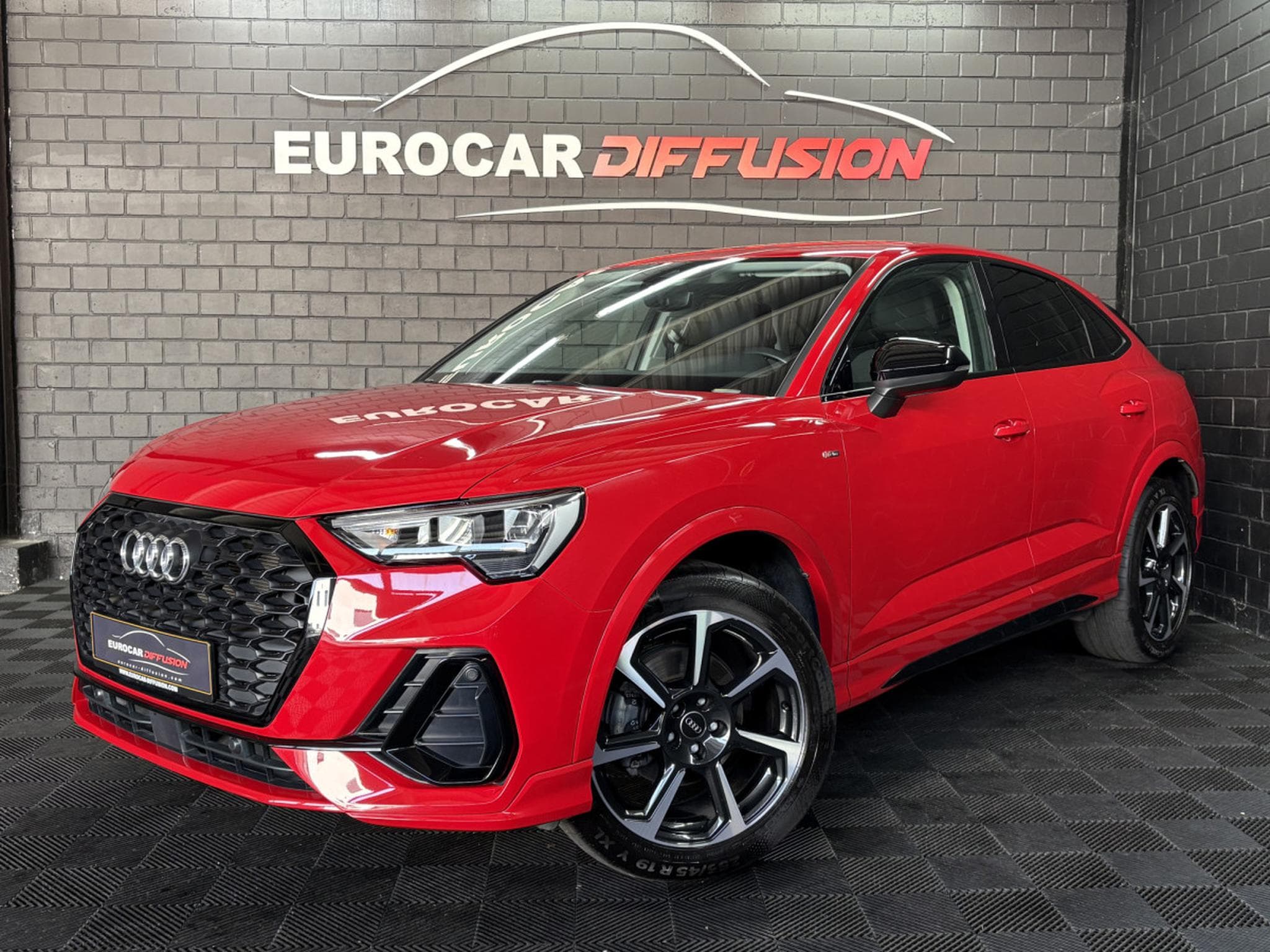 Audi Q3 Sportback S-Line 35 TFSI 150 CV *ATTELAGE* HAYON* (2023) - Photo 2