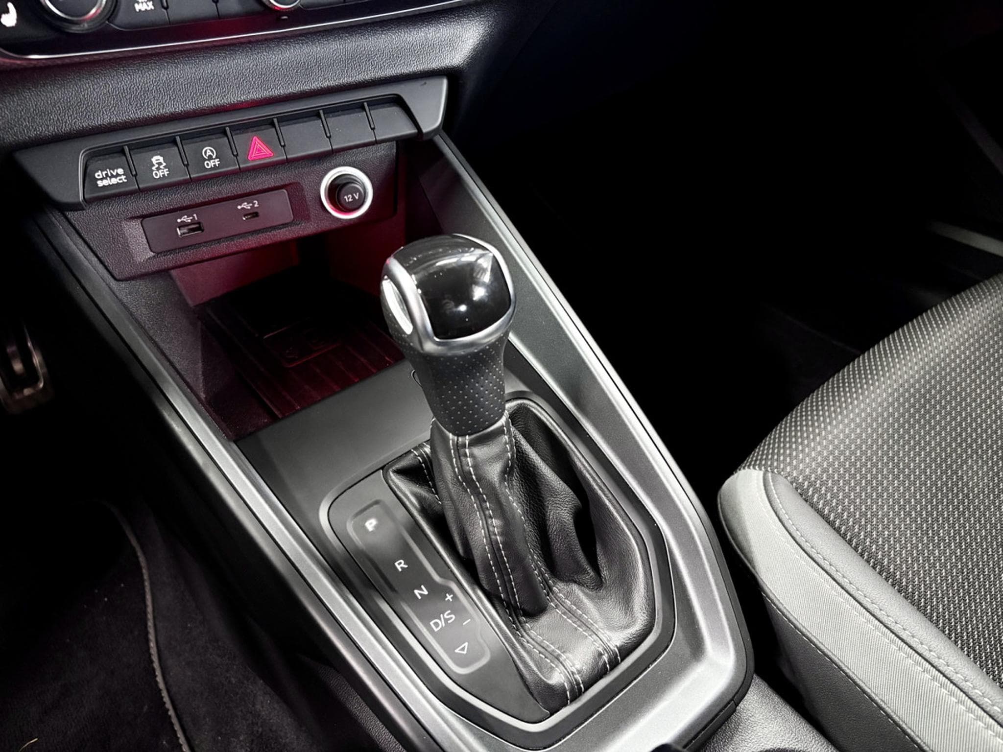 Audi A1 Sportback 40 TFSI S-Line (2019) - Photo 15
