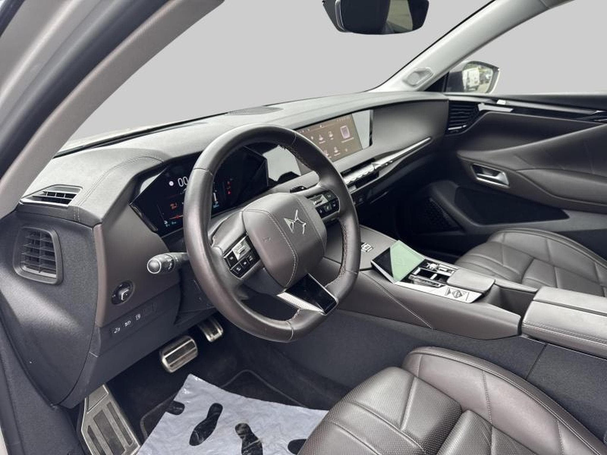 DS Automobiles DS4 Rivoli E-Tense 225 (2021) - Photo 11