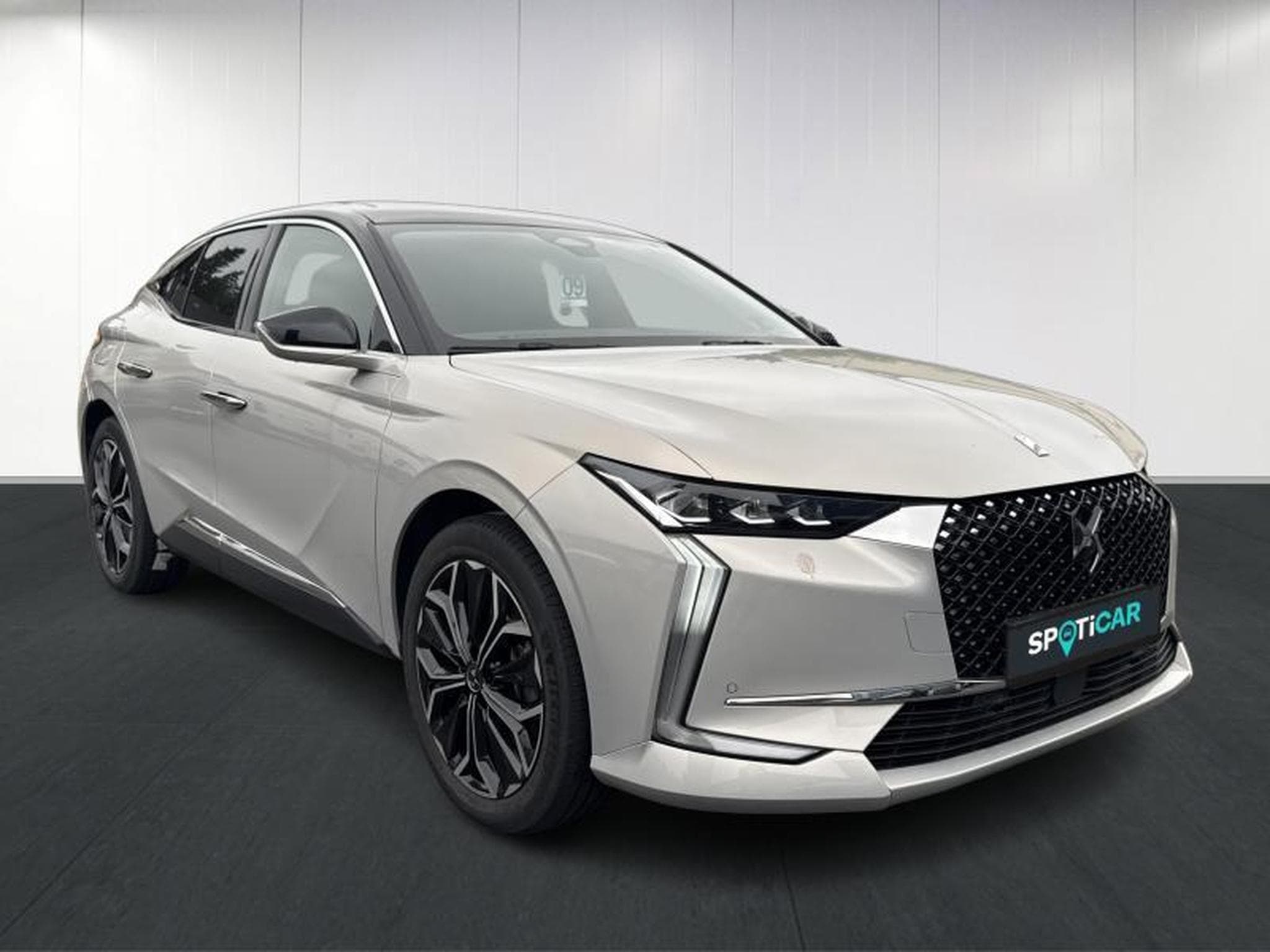 DS Automobiles DS4 Rivoli E-Tense 225 (2021) - Photo 3