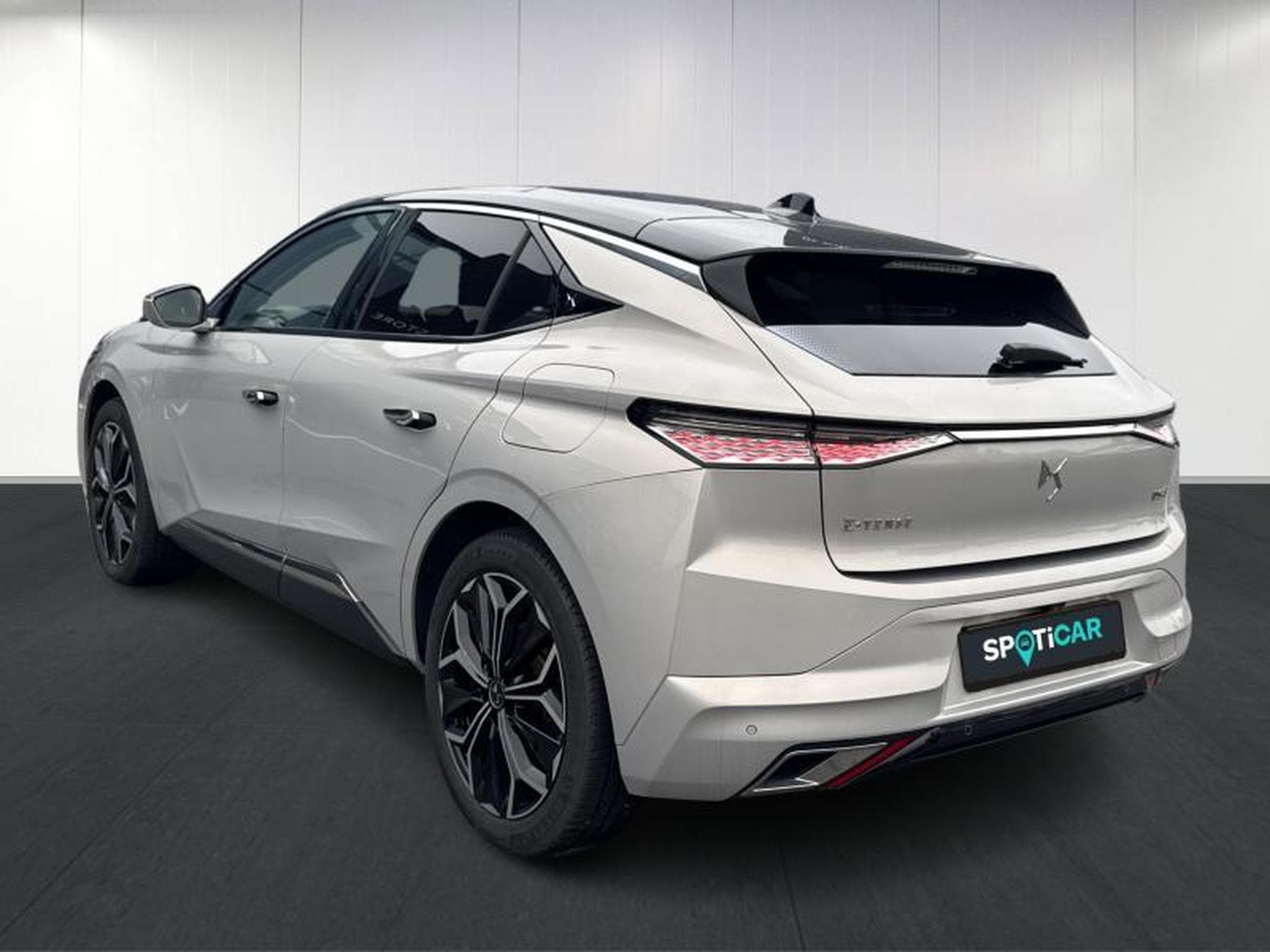 DS Automobiles DS4 Rivoli E-Tense 225 (2021) - Photo 6