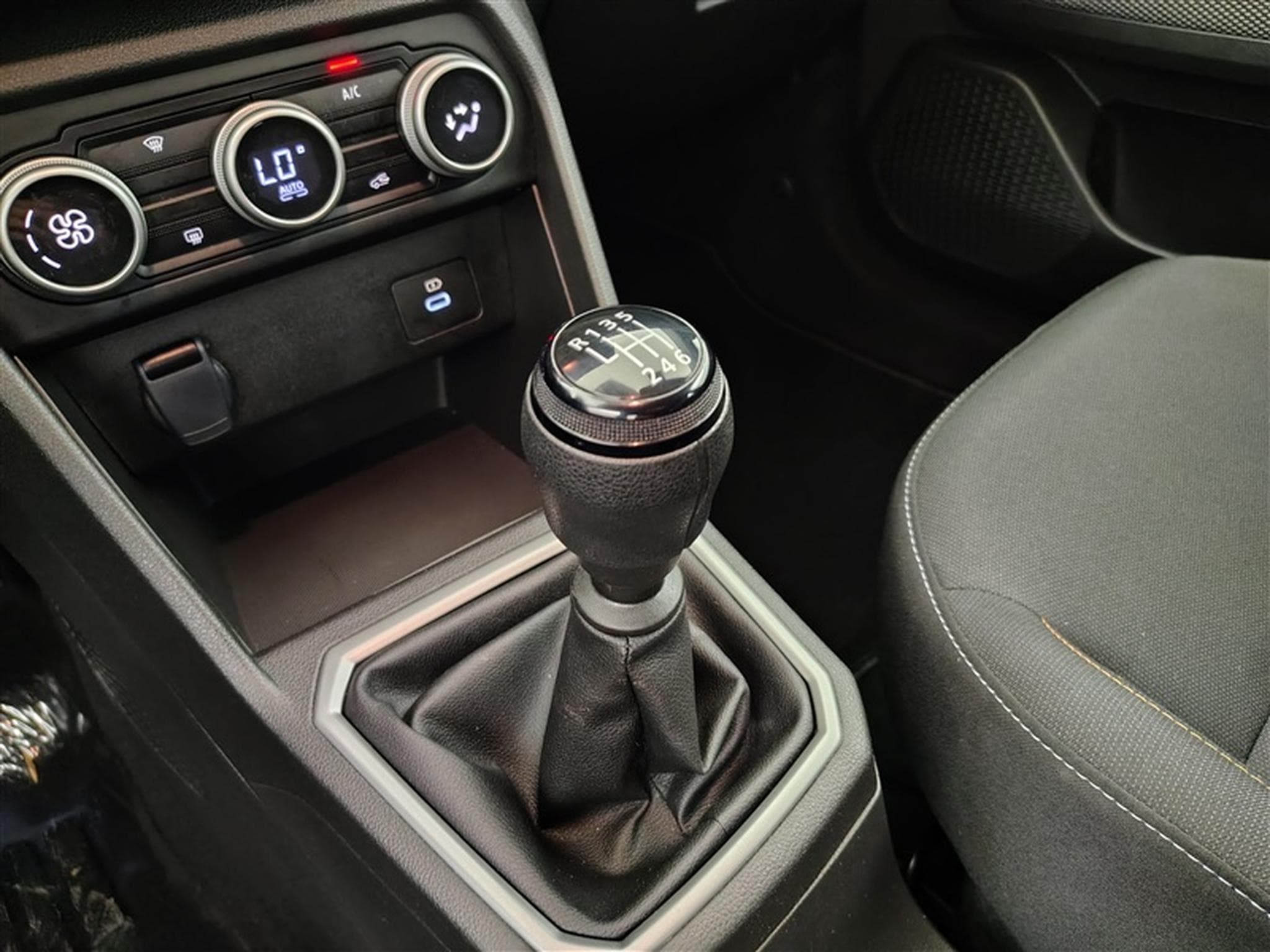 Dacia Sandero Stepway 1.0 TCe Extreme (2024) - Photo 12