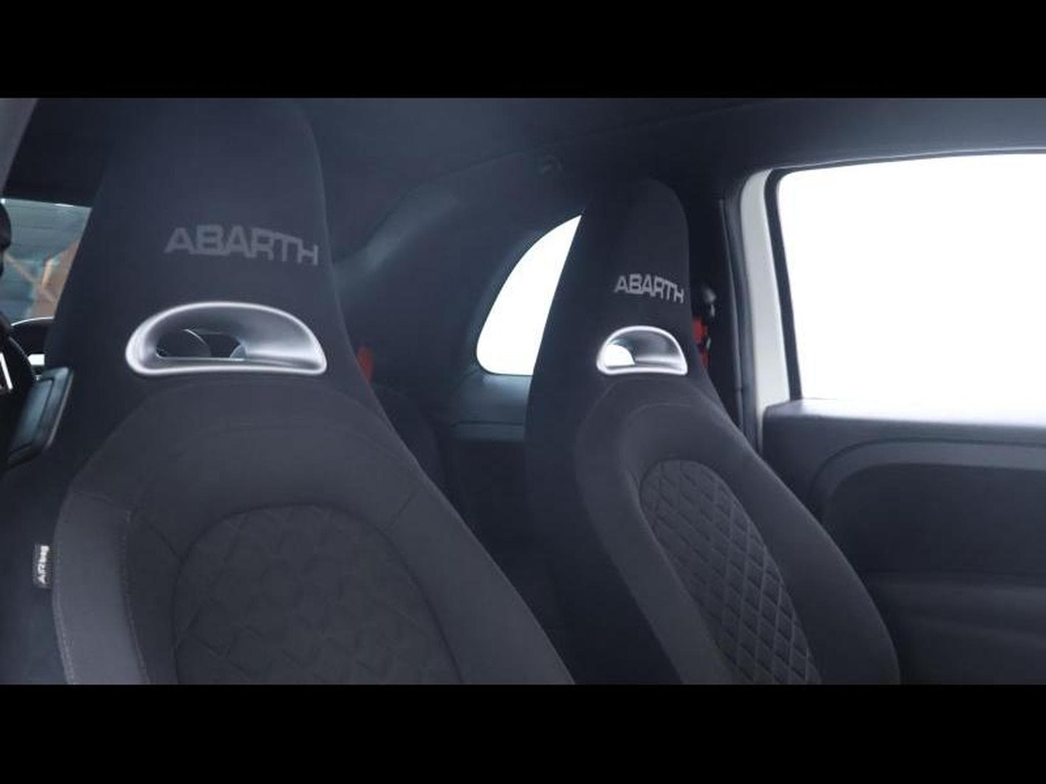 Abarth 500 C 1.4T-JET 145 cv Boite manuelle (2022) - Photo 14