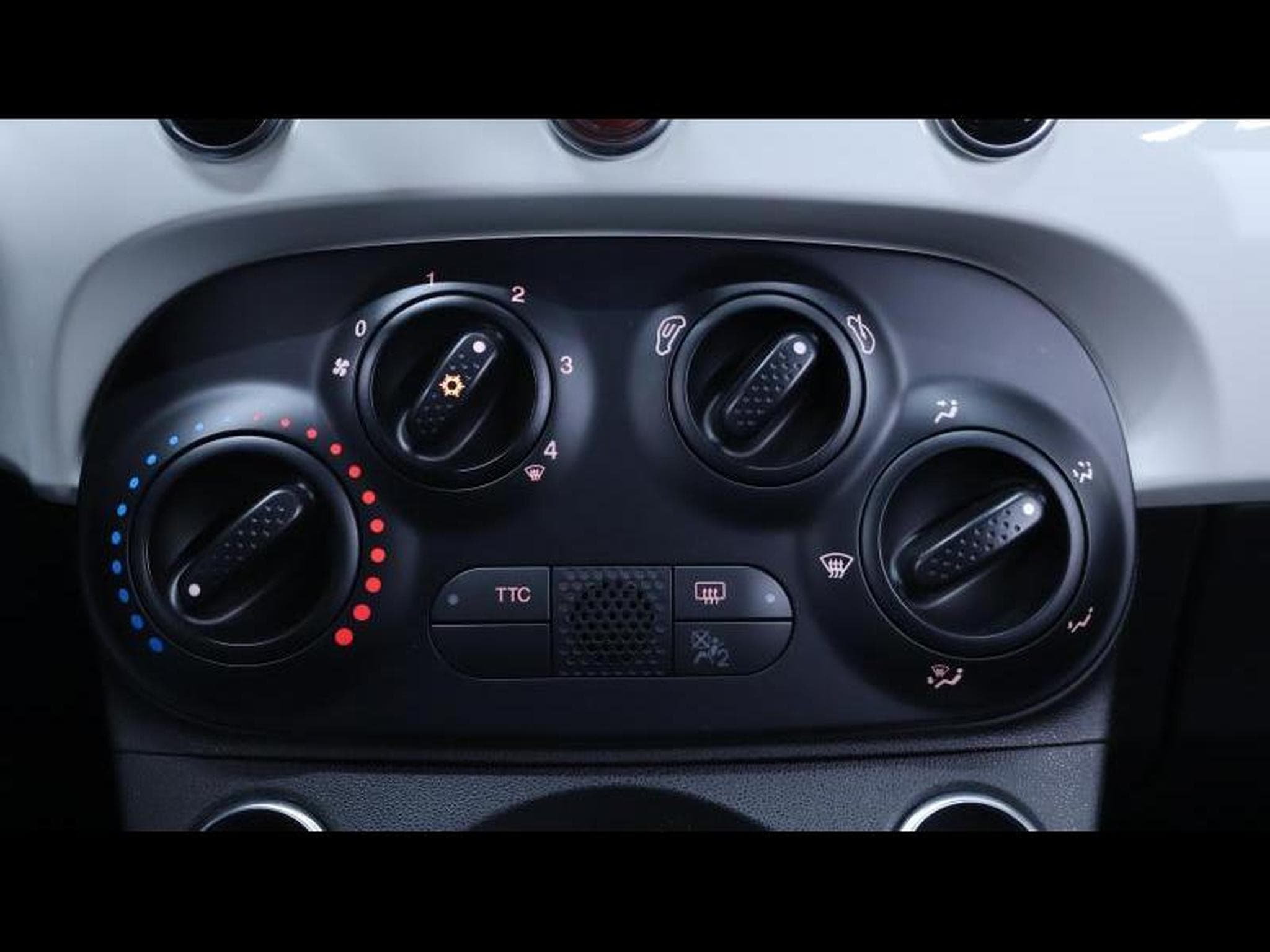 Abarth 500 C 1.4T-JET 145 cv Boite manuelle (2022) - Photo 26