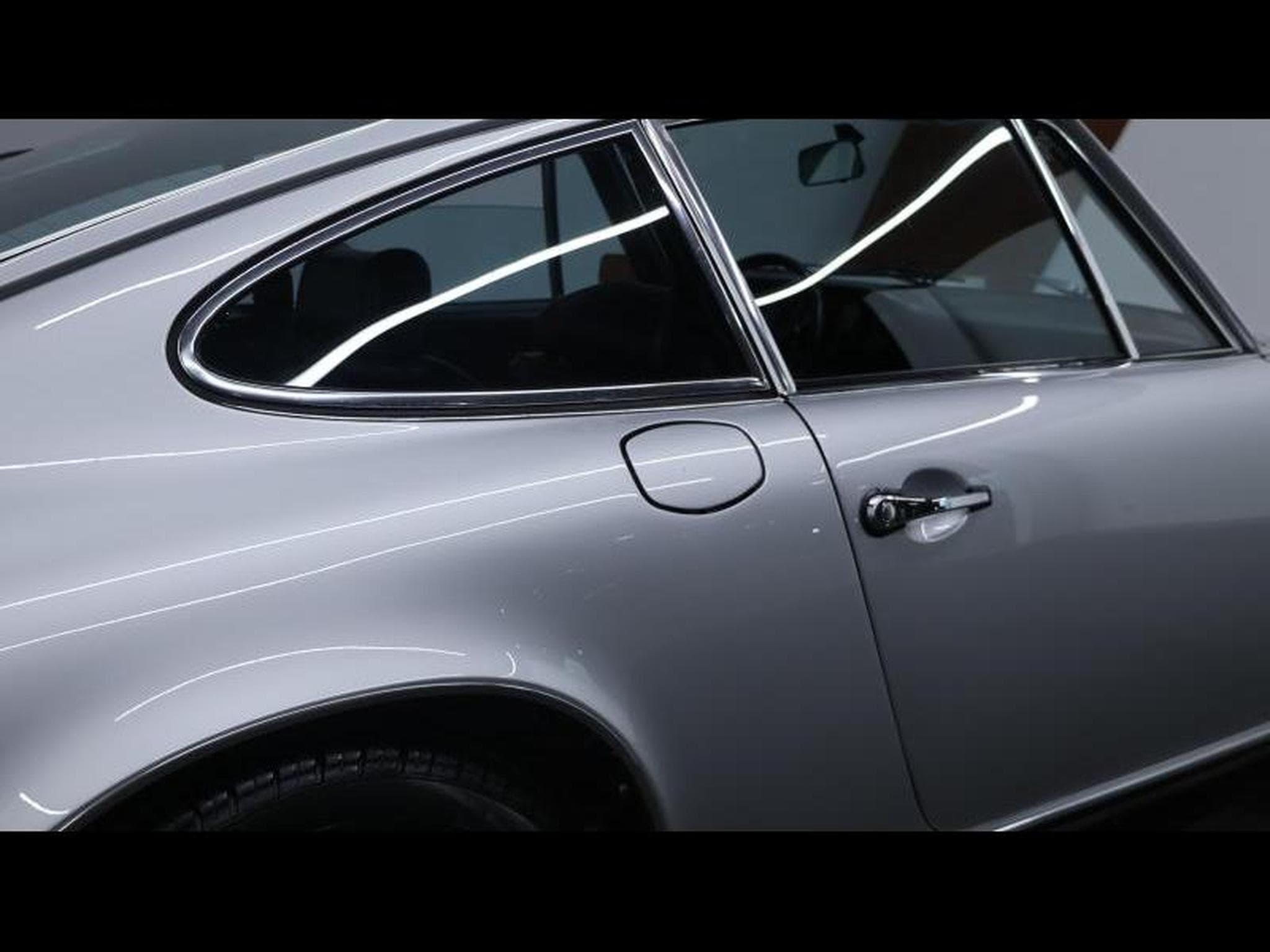 Porsche 911 2.4s Coupé Trappe à Huile (1972) - Photo 10
