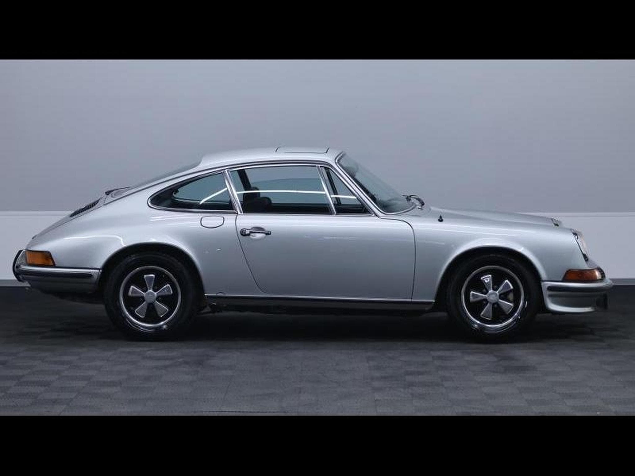 Porsche 911 2.4s Coupé Trappe à Huile (1972) - Photo 4