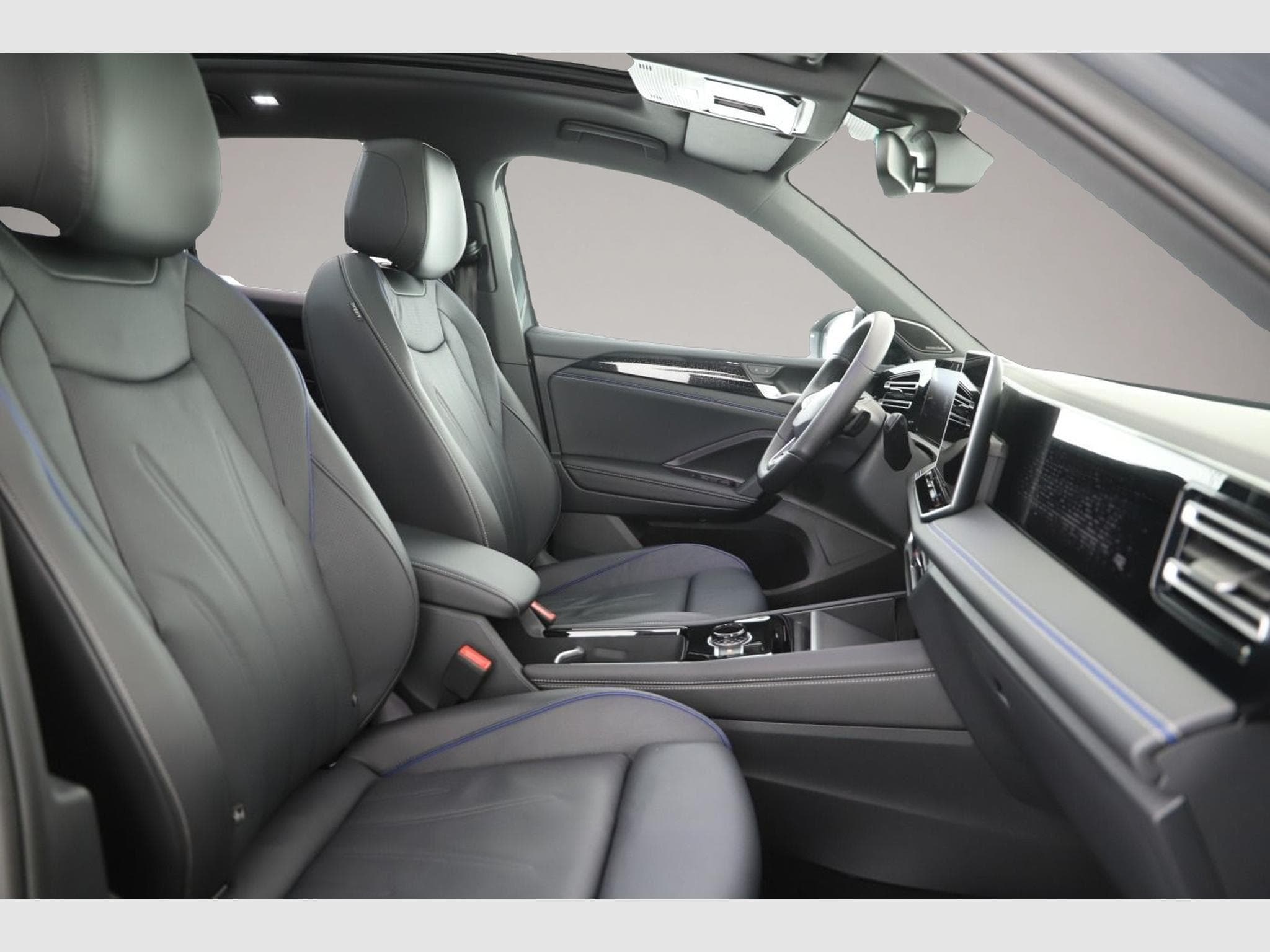 VW Tiguan (2025) - Photo 6