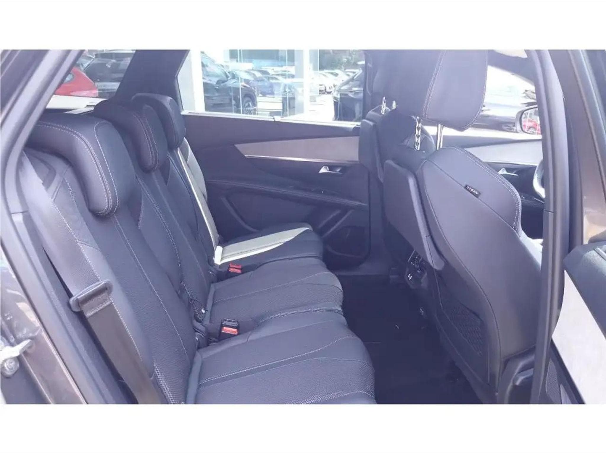 Peugeot 5008 (2024) - Photo 9