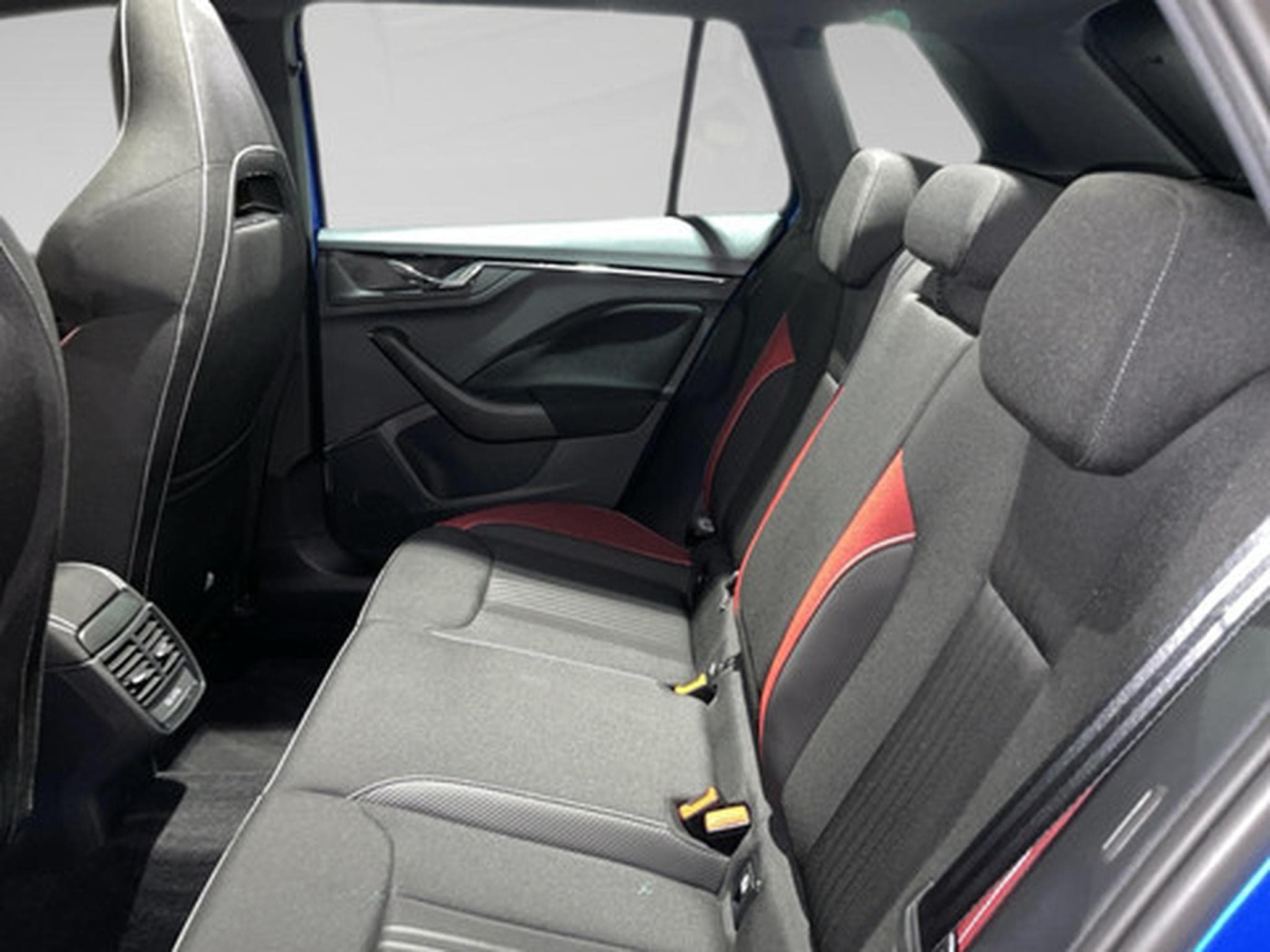 Skoda Kamiq 1.5 TSI 110kW DSG Monte Carlo (2020) - Photo 11