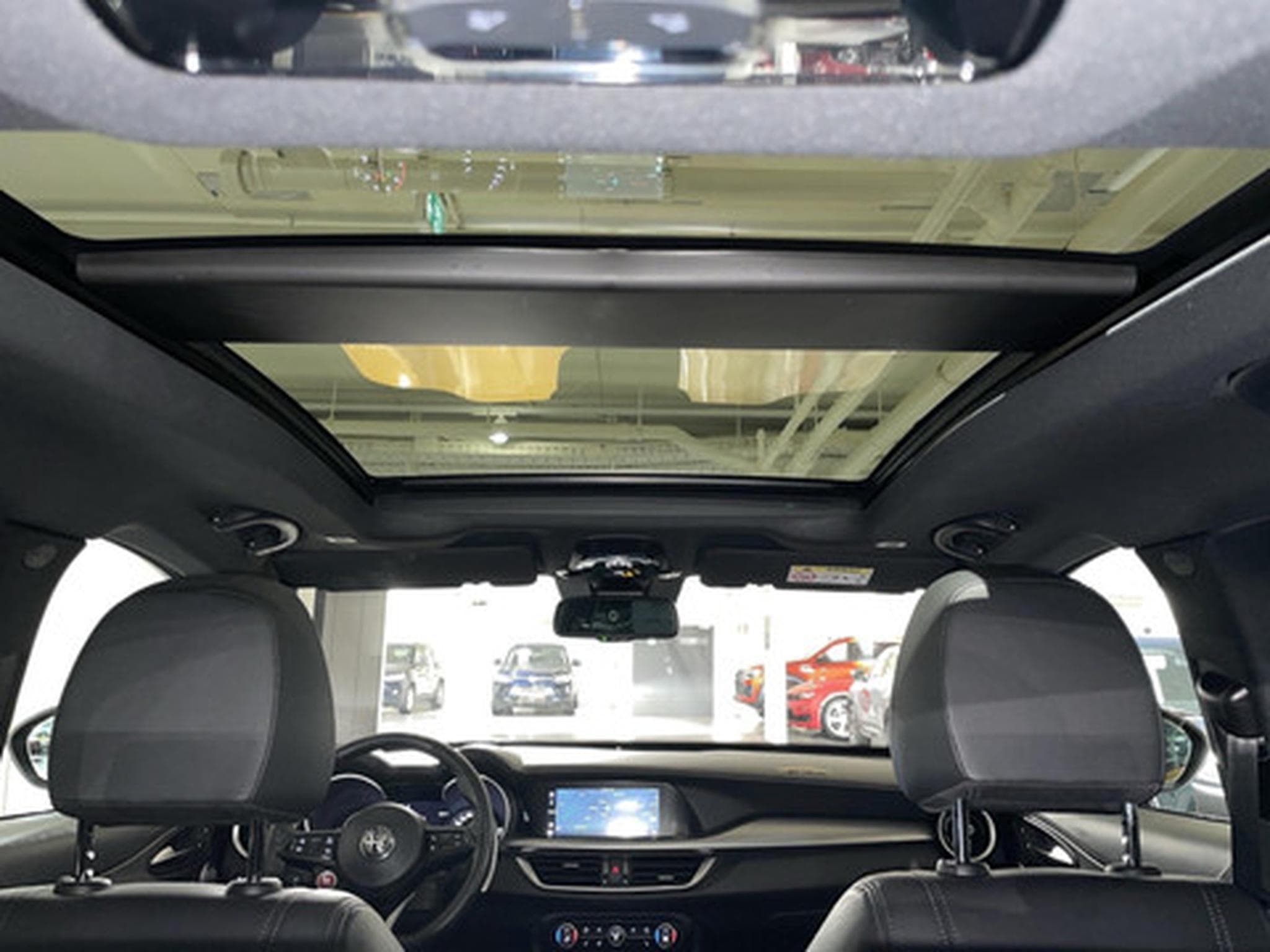 Alfa-Romeo Stelvio 2.0 280 GT Junior Ocra AWD (2022) - Photo 14