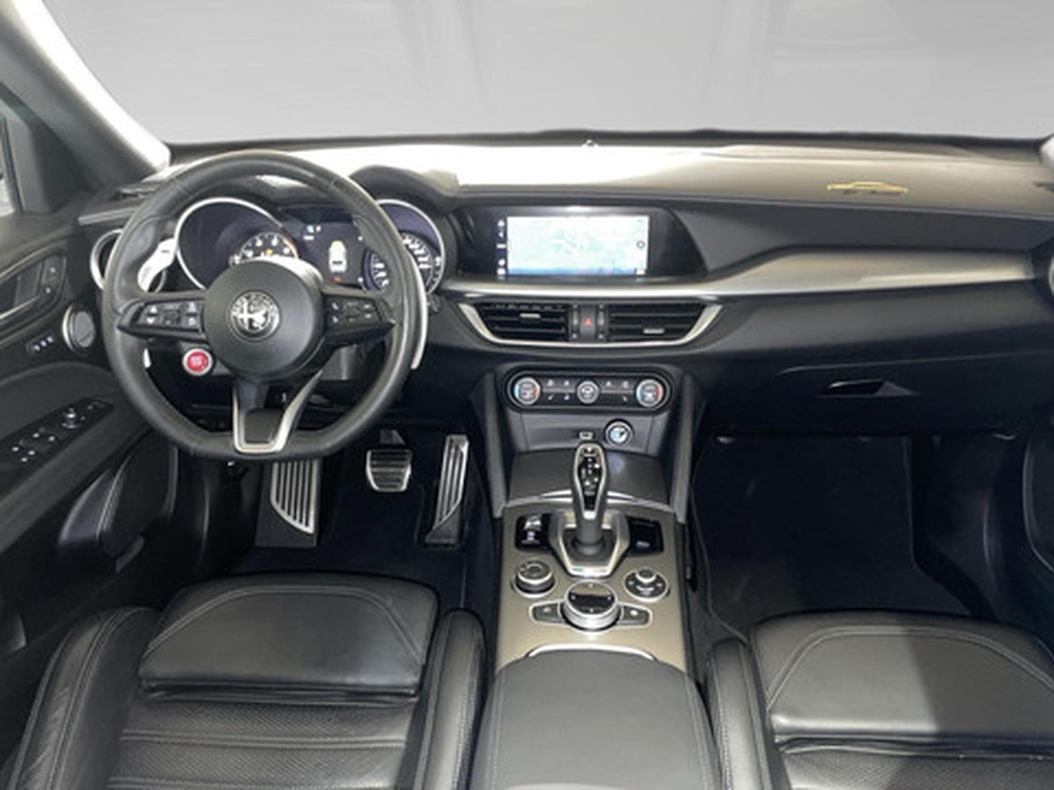 Alfa-Romeo Stelvio 2.0 280 GT Junior Ocra AWD (2022) - Photo 5