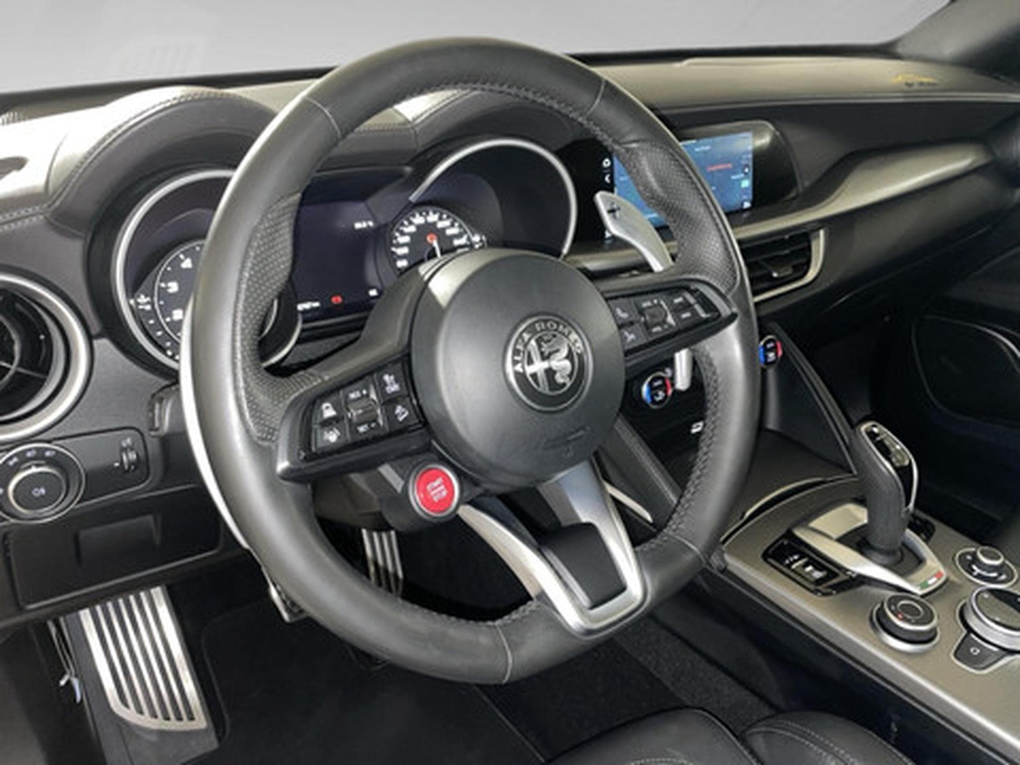 Alfa-Romeo Stelvio 2.0 280 GT Junior Ocra AWD (2022) - Photo 8