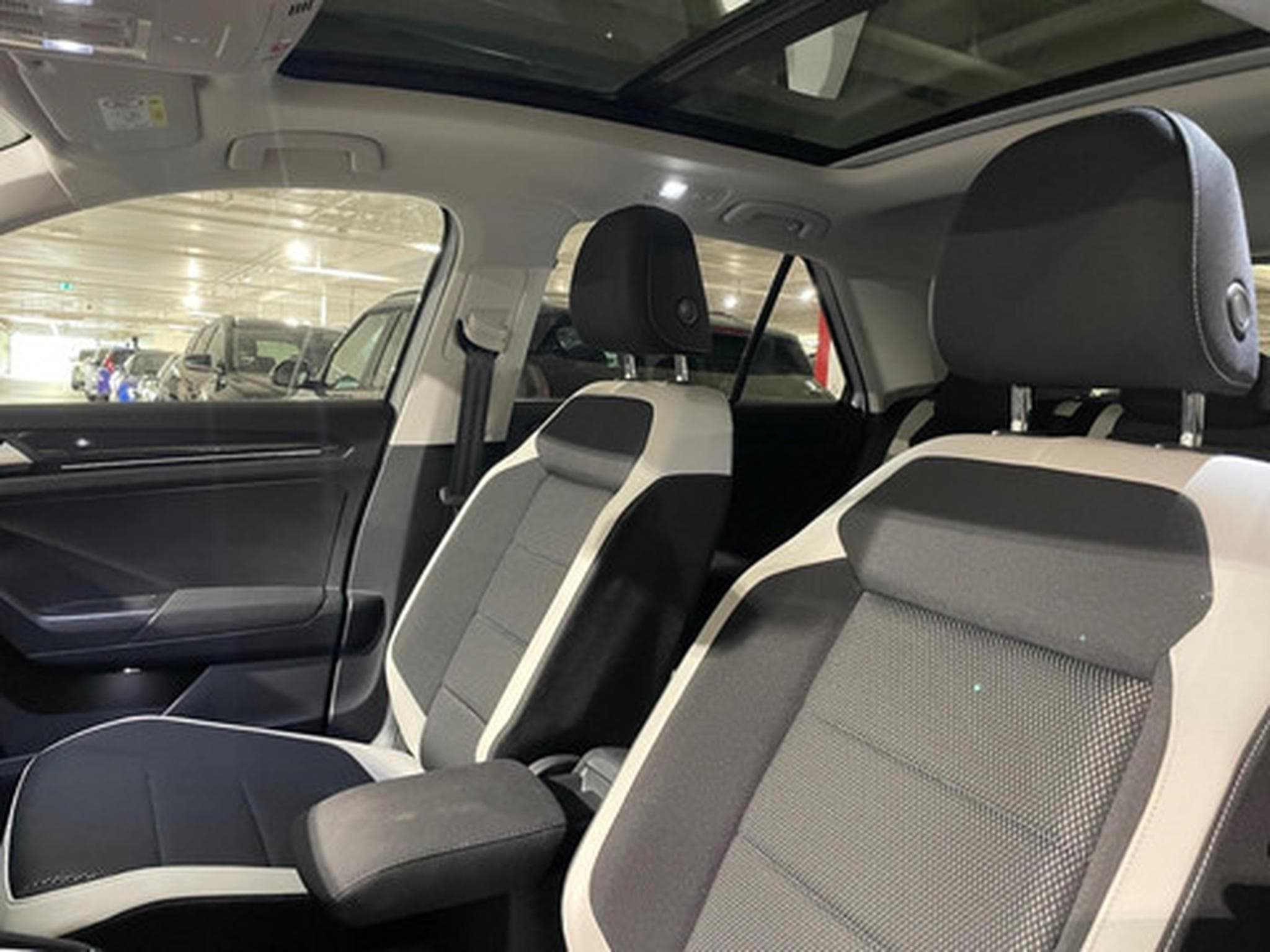 VW T-Roc 1.5 TSI ACT 110kW Style DSG7 (2019) - Photo 13