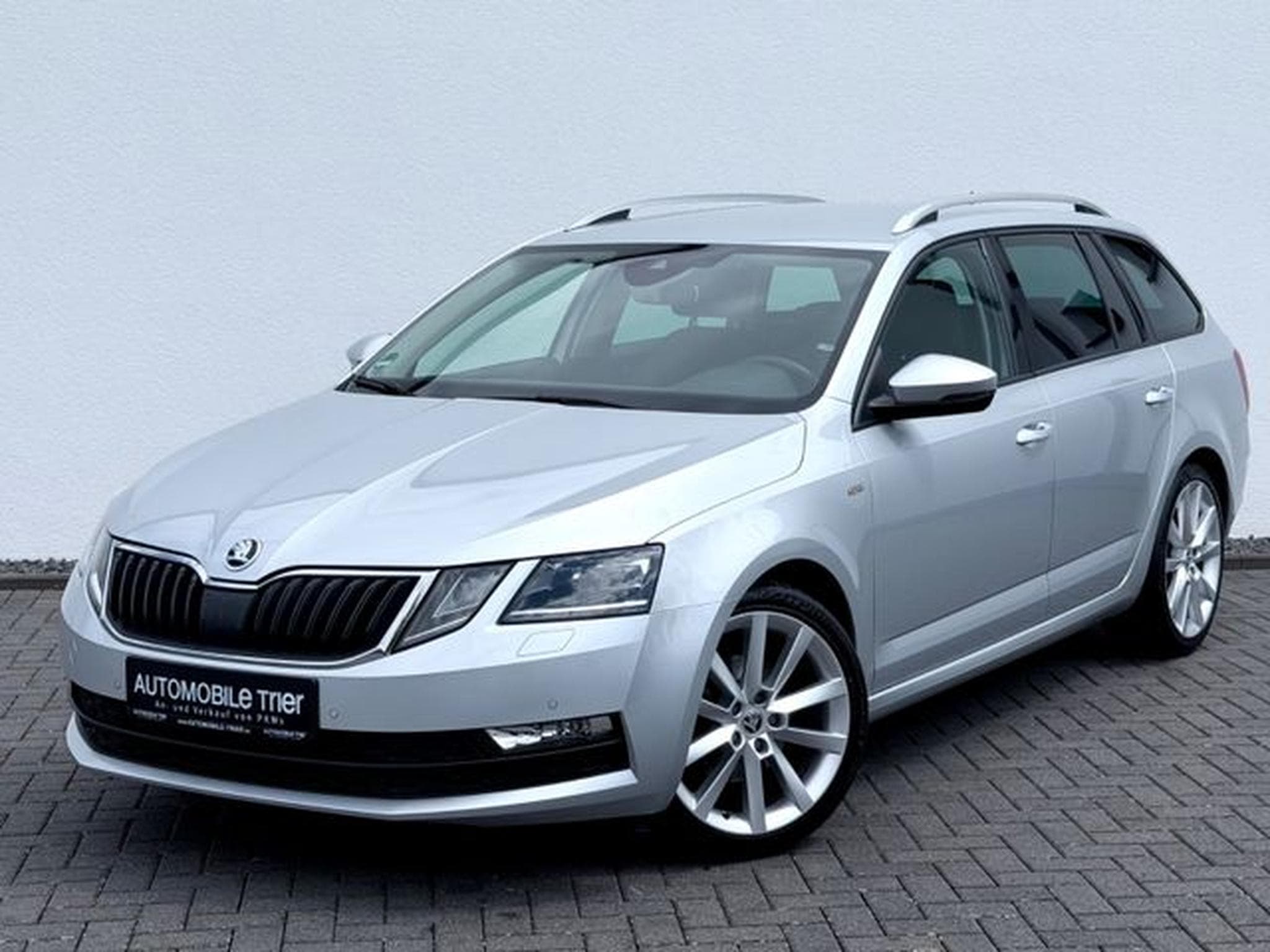 Skoda Octavia Octavia Combi 1.5 TSI DSG /NAVI/LED/ACC/CARPLAY/ (2019) - Photo 1
