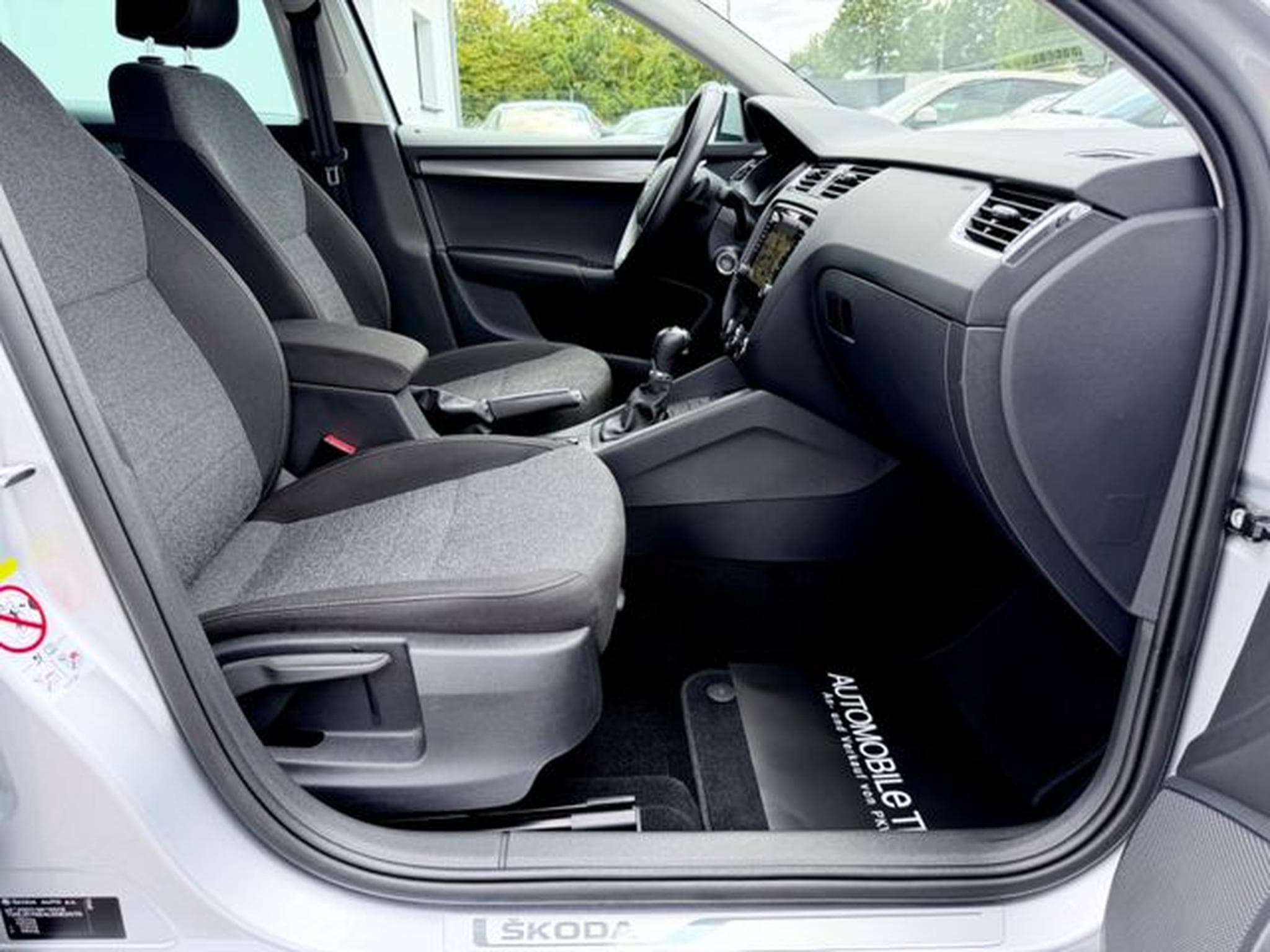 Skoda Octavia Octavia Combi 1.5 TSI DSG /NAVI/LED/ACC/CARPLAY/ (2019) - Photo 13