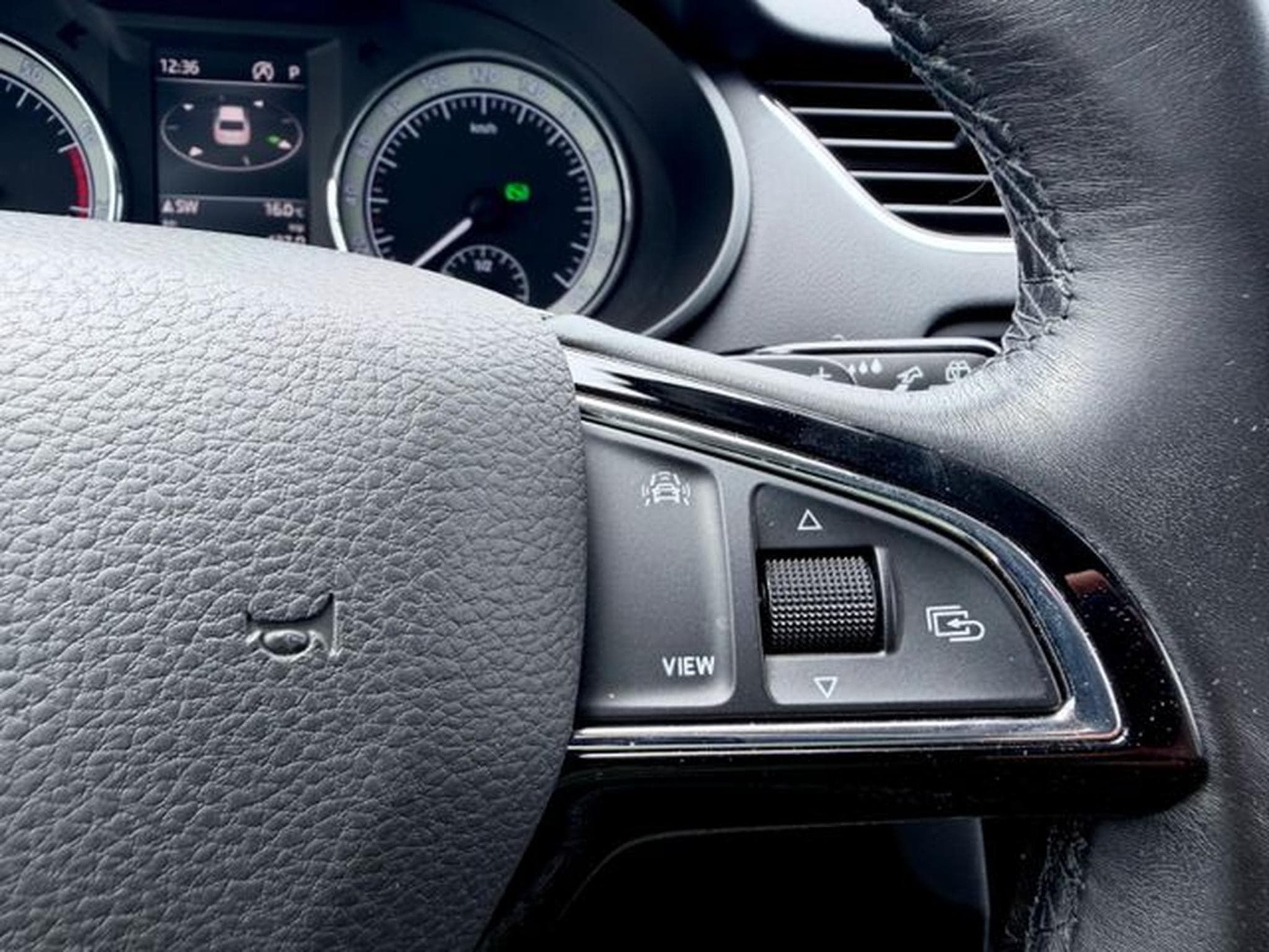 Skoda Octavia Octavia Combi 1.5 TSI DSG /NAVI/LED/ACC/CARPLAY/ (2019) - Photo 16