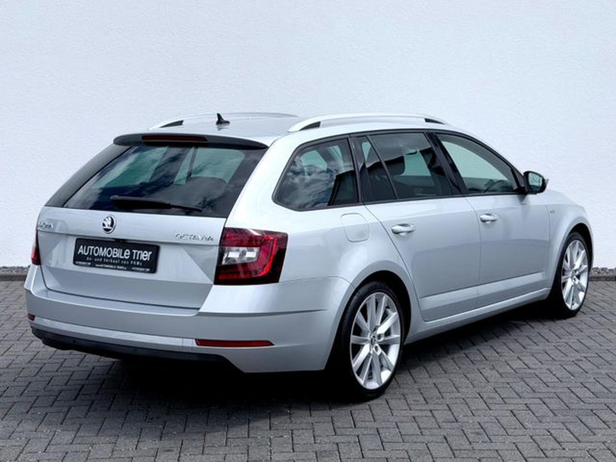 Skoda Octavia Octavia Combi 1.5 TSI DSG /NAVI/LED/ACC/CARPLAY/ (2019) - Photo 5