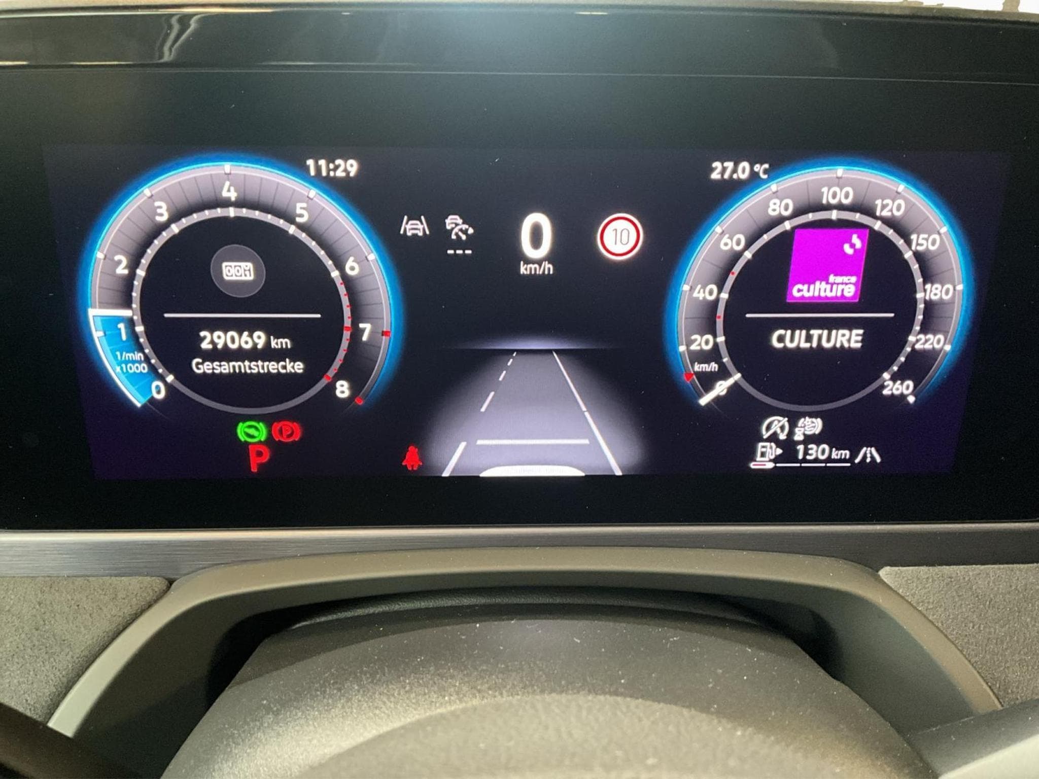 VW Passat R-Line+DSG+4M+IQ-Drive+Pano+Soundsystem+AHK (2024) - Photo 11