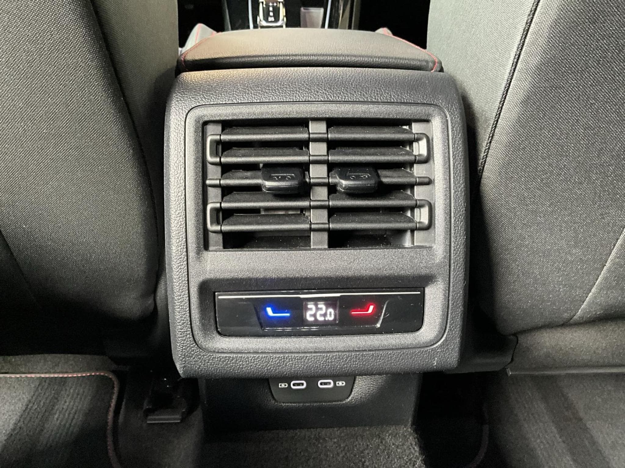 VW Golf GTI+DSG+Black-Style+Matrix-LED+Navi (2024) - Photo 19