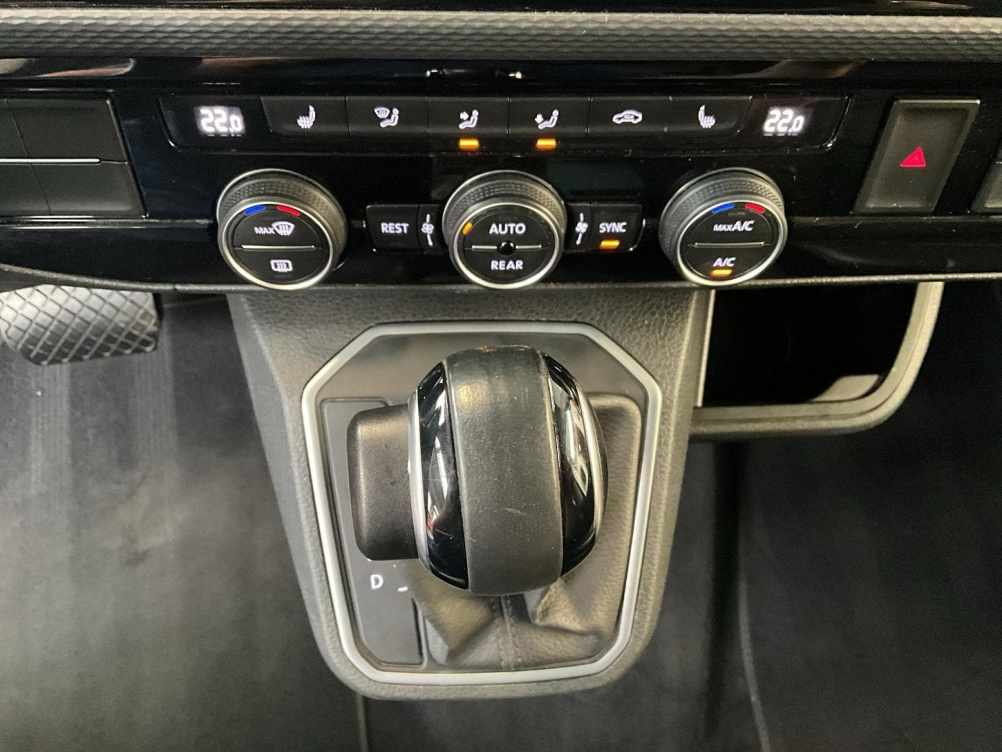 VW T6.1 Highline+DSG+4M+Navi+7Sitze+Side-Ass. (2020) - Photo 12