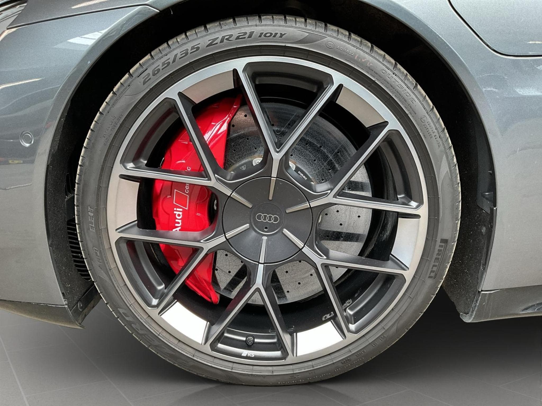 Audi RS e-tron GT 97kWh+Performance+Quattro+Ceramique+Carbon (2025) - Photo 8
