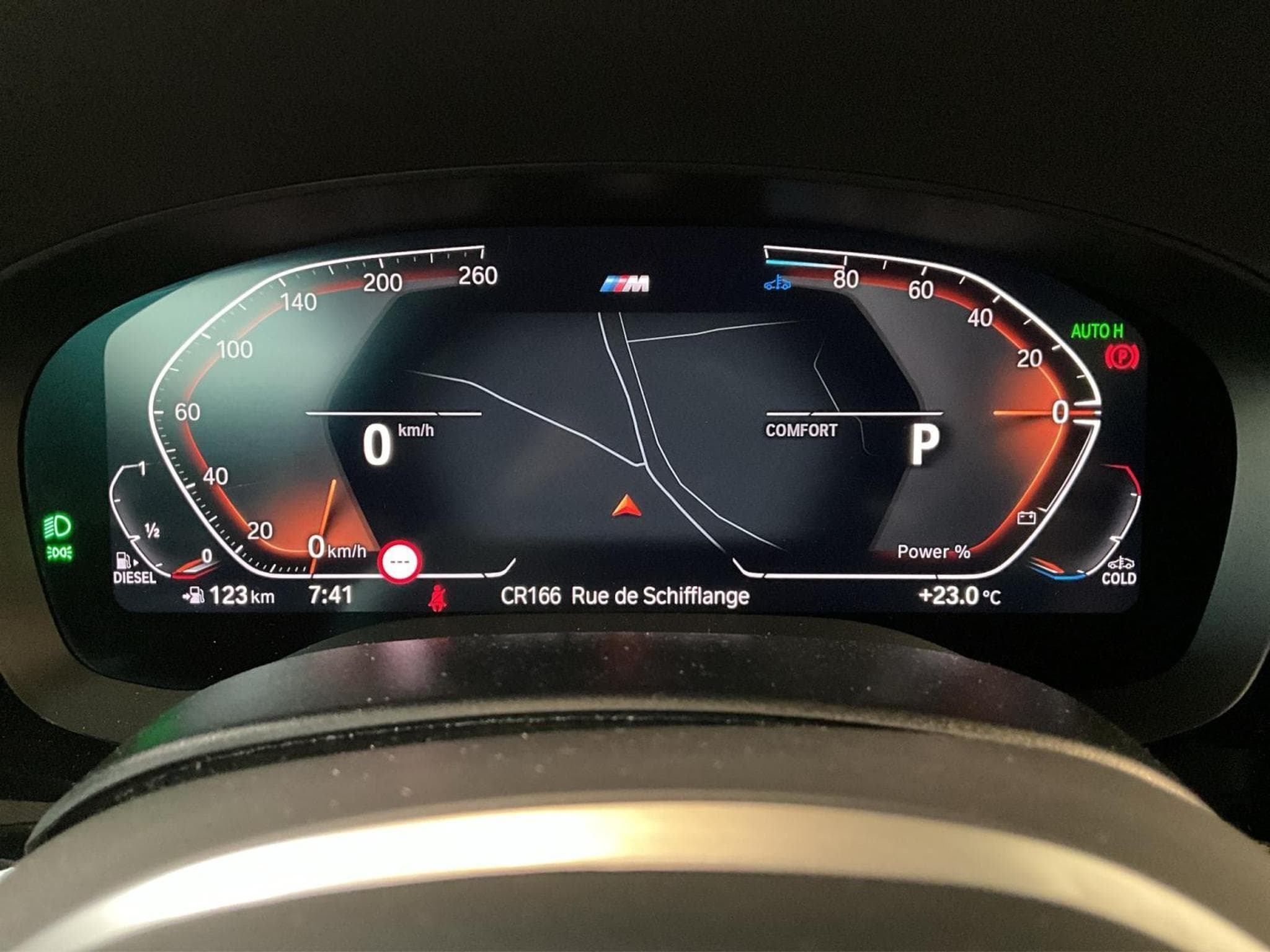 BMW 520 Xdrive+M-Sport+AT+BlackStyle+Panorama (2024) - Photo 11