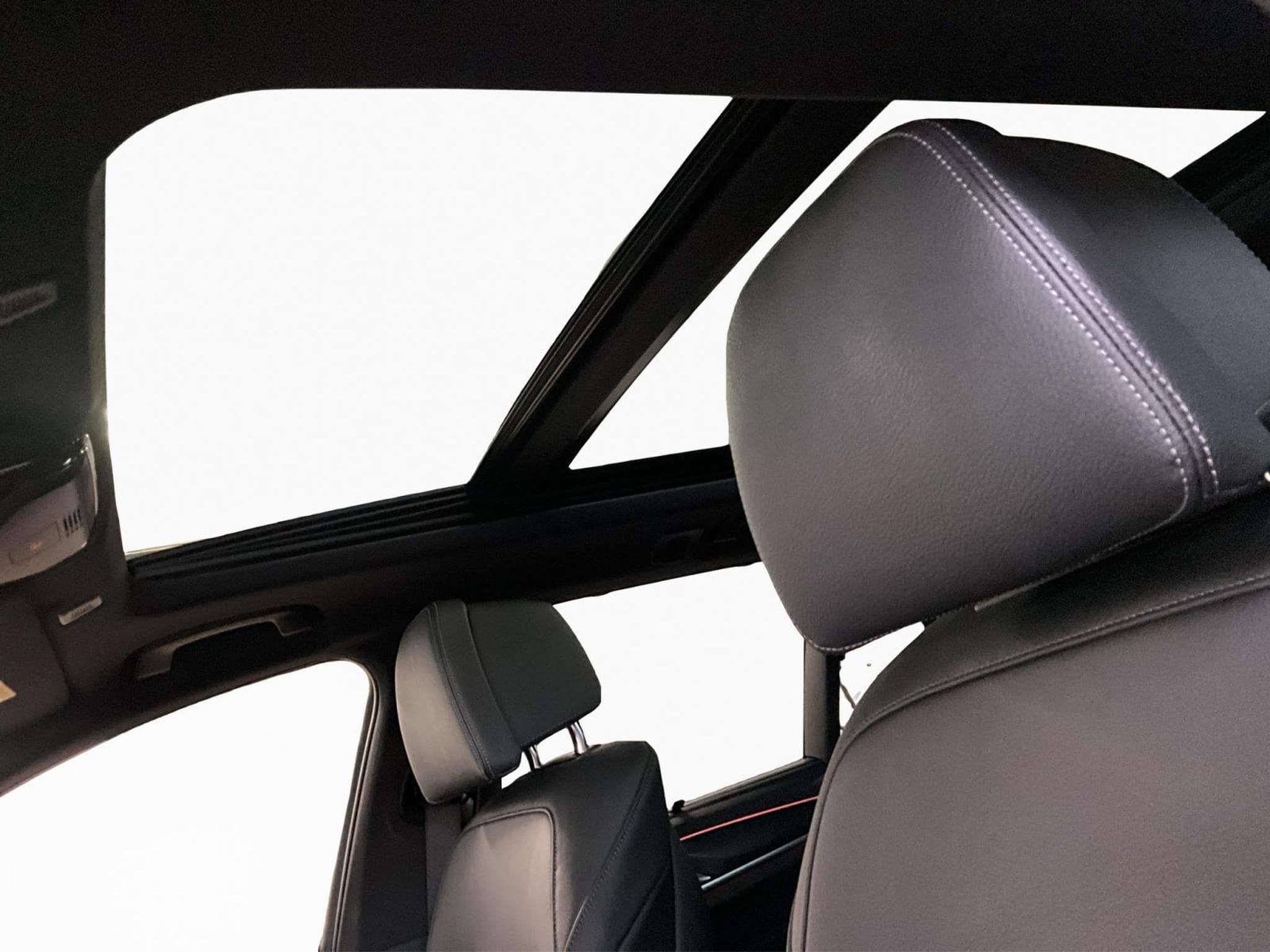 BMW 520 Xdrive+M-Sport+AT+BlackStyle+Panorama (2024) - Photo 15