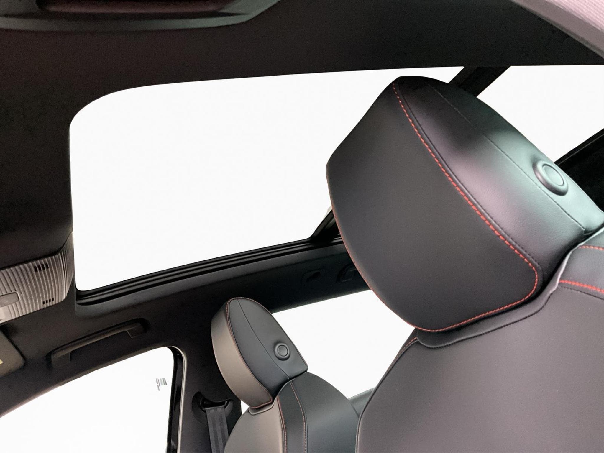 Seat Leon ST+FR+DSG+Matrix-LED+Pano+P.Vision+AHK (2025) - Photo 15