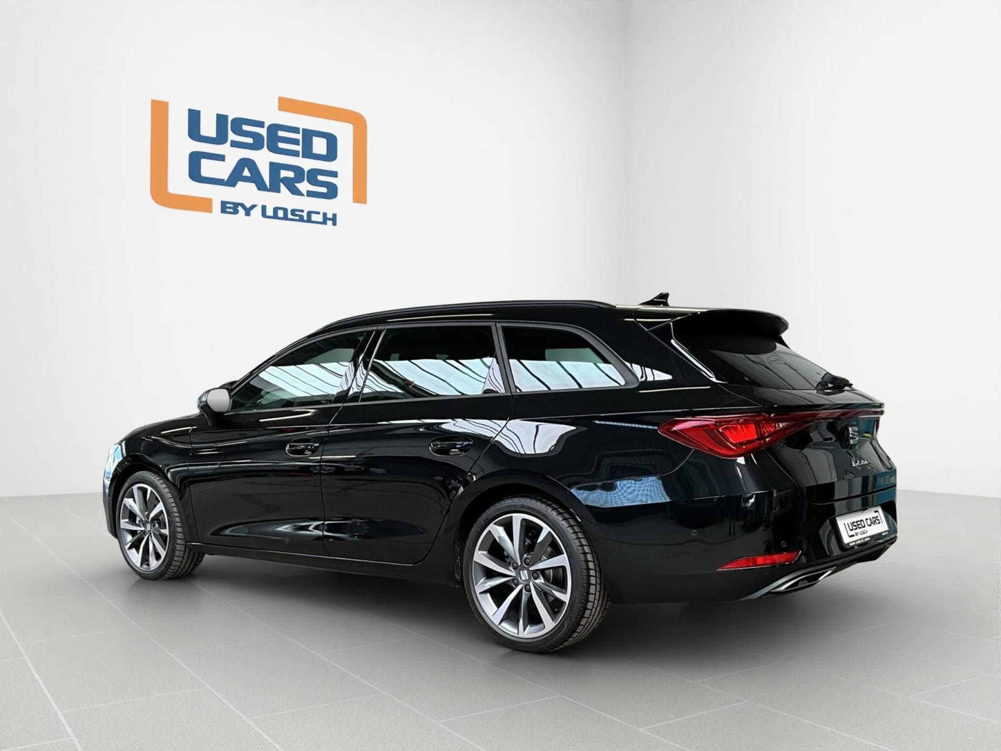 Seat Leon ST+FR+DSG+Matrix-LED+Pano+P.Vision+AHK (2025) - Photo 5