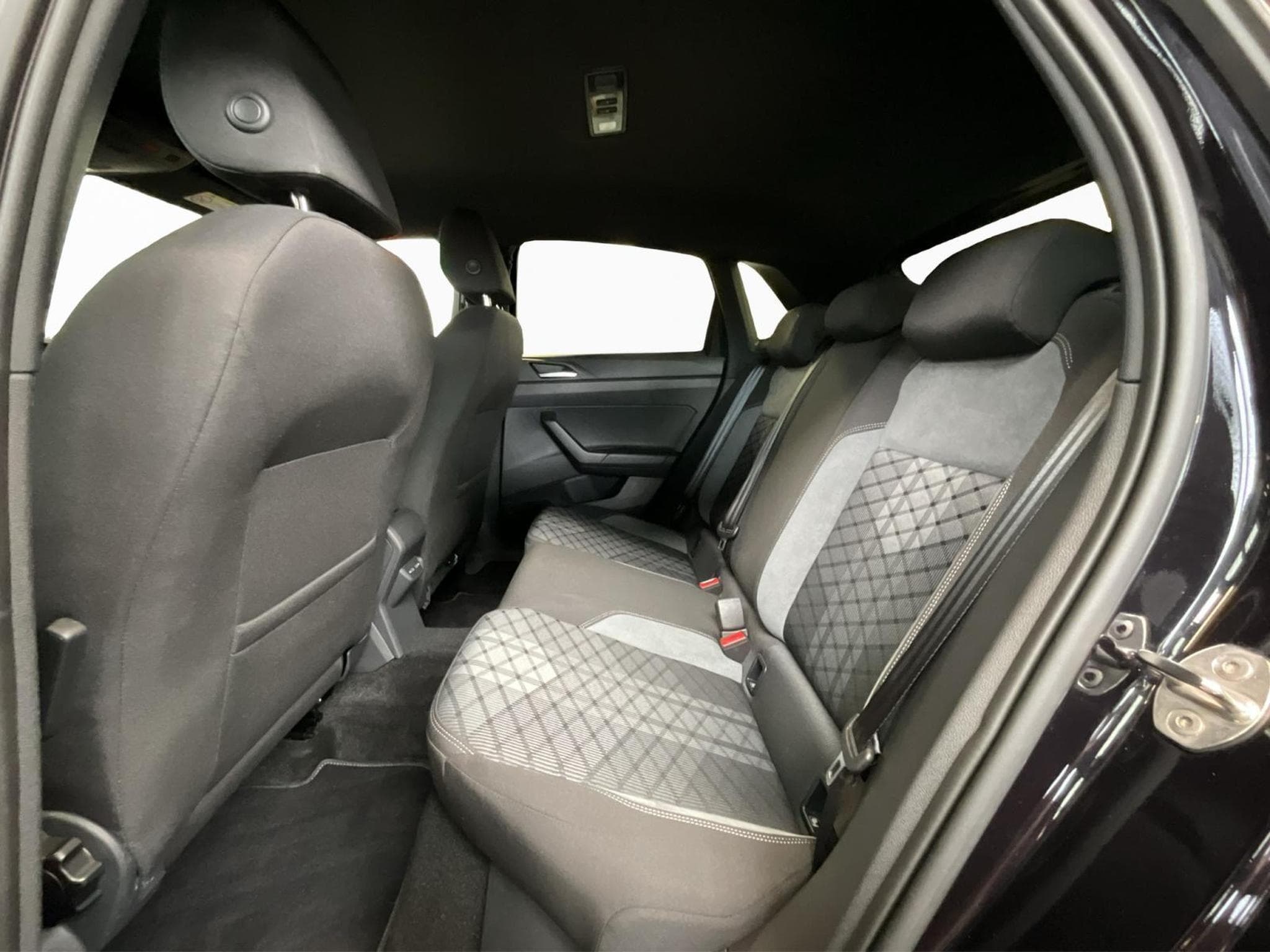VW Polo R-Line+DSG+Park&Comfort+IQ-Drive (2025) - Photo 14