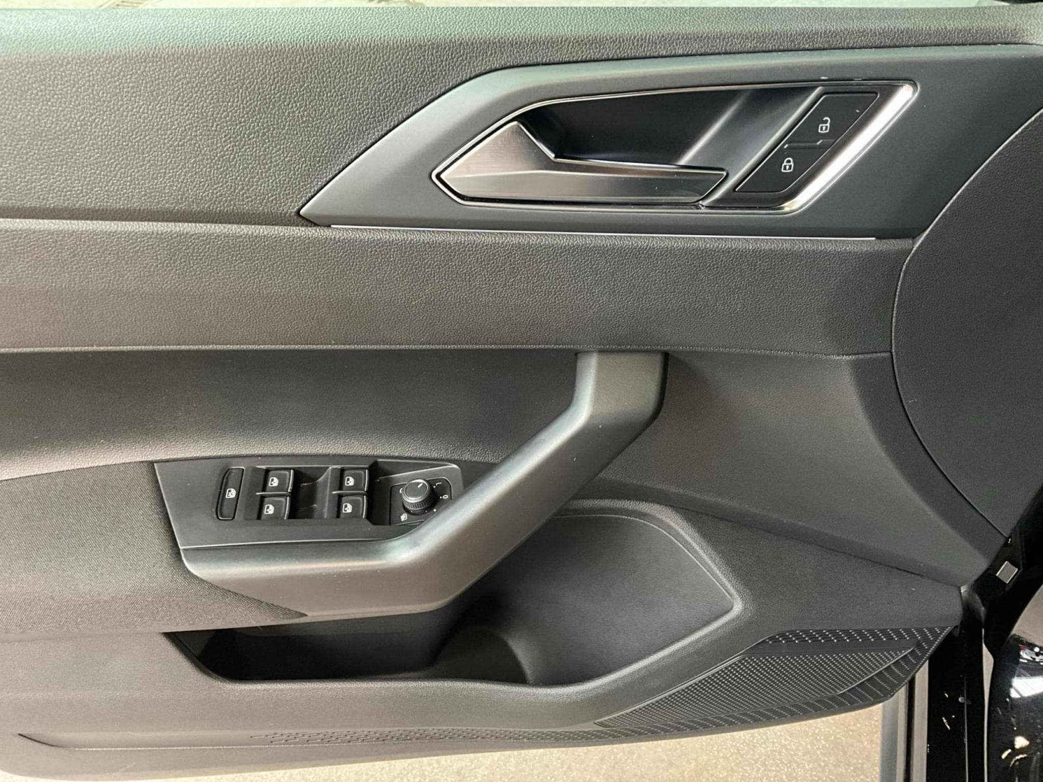 VW Polo R-Line+DSG+Park&Comfort+IQ-Drive (2025) - Photo 15